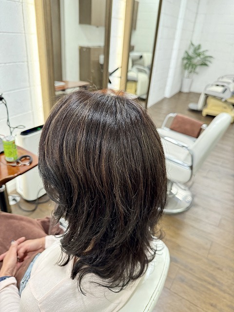 学芸大学 美容室に、Hair Esthe Hi-Deは、あります。学芸大学 美容院に、Hair Esthe Hi-Deはあります。Hair Esthe Hi-Deは目黒区学芸大学駅近くの美容院です。Hair Esthe Hi-Deは目黒区学芸大学駅近くの美容室です。祐天寺美容室近くにも、Hair Esthe Hi-Deはあります。祐天寺美容院近くにも、Hair Esthe Hi-Deはあります。Hair Esthe Hi-Deは髪にやさしく、が綺麗に艶髪になります。Hair Esthe Hi-Deは、カットがとても上手いです。Hair Esthe Hi-Deは、オシャレです。学芸大　美容院　Hair Esthe Hi-Deは、とても人気があります。学芸大　美容室　Hair Esthe Hi-Deは、40代50代60代女性に人気があります。得にボブやショートスタイルが得意で、スタイルがより立体的になります。なので立体感カットが、お客様に人気です。切りっぱなしボブカやマッシュショートも上手いです。なのでショートカットも上手いです。もちろんボブカットも上手いです。カラーも評判よく、ニューアマトラカラーがお客様に高評価です。オーガニックなヘアカラー　香草カラー色葉も人気です。ヘアマニキュアも保湿があり好評です。40代大人女性のお客様が多いです。40代ボブや40代ショートも得意です。50代大人女性も多いです、50代ボブや50代ショートも得意です。50代女性のカットは全般的に得意です。脱白髪染めハイライトカラーも好評です。60代大人女性も多いです。60代女性のカットも得意ですし、上手いと言われます。パーマもとても上手く、　クリープパーマがお客様に高評価クリープパーマしながら、髪は綺麗になります。男性のお客様もいらっしゃいます。男性のお客様は2割位です。Hair Esthe Hi-Deは、オープンした2003年からヘッドスパ「クリームバスヘアエステ」を提供しています。ヘッドスパ「クリームバスヘアエステ」は、頭皮の汚れを落とし且つ頭皮の保湿効果もあり髪に栄養を与え、艶々になります。プレミアム髪質改善トリートメントも大好評です。