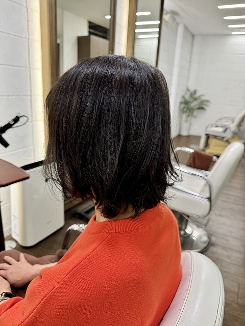 学芸大学 美容室に、Hair Esthe Hi-Deは、あります。学芸大学 美容院に、Hair Esthe Hi-Deはあります。Hair Esthe Hi-Deは目黒区学芸大学駅近くの美容院です。Hair Esthe Hi-Deは目黒区学芸大学駅近くの美容室です。祐天寺美容室近くにも、Hair Esthe Hi-Deはあります。祐天寺美容院近くにも、Hair Esthe Hi-Deはあります。Hair Esthe Hi-Deは髪にやさしく、が綺麗に艶髪になります。Hair Esthe Hi-Deは、カットがとても上手いです。Hair Esthe Hi-Deは、オシャレです。学芸大 美容院 Hair Esthe Hi-Deは、とても人気があります。学芸大 美容室 Hair Esthe Hi-Deは、40代50代60代女性に人気があります。得にボブやショートスタイルが得意で、スタイルがより立体的になります。なので立体感カットが、お客様に人気です。切りっぱなしボブカやマッシュショートも上手いです。なのでショートカットも上手いです。もちろんボブカットも上手いです。カラーも評判よく、ニューアマトラカラーがお客様に高評価です。オーガニックなヘアカラー 香草カラー色葉も人気です。ヘアマニキュアも保湿があり好評です。40代大人女性のお客様が多いです。40代ボブや40代ショートも得意です。50代大人女性も多いです、50代ボブや50代ショートも得意です。50代女性のカットは全般的に得意です。脱白髪染めハイライトカラーも好評です。60代大人女性も多いです。60代女性のカットも得意ですし、上手いと言われます。パーマもとても上手く、 クリープパーマがお客様に高評価クリープパーマしながら、髪は綺麗になります。男性のお客様もいらっしゃいます。男性のお客様は2割位です。Hair Esthe Hi-Deは、オープンした2003年からヘッドスパ「クリームバスヘアエステ」を提供しています。ヘッドスパ「クリームバスヘアエステ」は、頭皮の汚れを落とし且つ頭皮の保湿効果もあり髪に栄養を与え、艶々になります。プレミアム髪質改善トリートメントも大好評です。