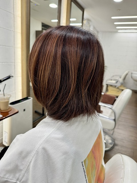 学芸大学 美容室に、Hair Esthe Hi-Deは、あります。学芸大学 美容院に、Hair Esthe Hi-Deはあります。Hair Esthe Hi-Deは目黒区学芸大学駅近くの美容院です。Hair Esthe Hi-Deは目黒区学芸大学駅近くの美容室です。祐天寺美容室近くにも、Hair Esthe Hi-Deはあります。祐天寺美容院近くにも、Hair Esthe Hi-Deはあります。Hair Esthe Hi-Deは髪にやさしく、が綺麗に艶髪になります。Hair Esthe Hi-Deは、カットがとても上手いです。Hair Esthe Hi-Deは、オシャレです。学芸大 美容院 Hair Esthe Hi-Deは、とても人気があります。学芸大 美容室 Hair Esthe Hi-Deは、40代50代60代女性に人気があります。得にボブやショートスタイルが得意で、スタイルがより立体的になります。なので立体感カットが、お客様に人気です。切りっぱなしボブカやマッシュショートも上手いです。なのでショートカットも上手いです。もちろんボブカットも上手いです。カラーも評判よく、ニューアマトラカラーがお客様に高評価です。オーガニックなヘアカラー 香草カラー色葉も人気です。ヘアマニキュアも保湿があり好評です。40代大人女性のお客様が多いです。40代ボブや40代ショートも得意です。50代大人女性も多いです、50代ボブや50代ショートも得意です。50代女性のカットは全般的に得意です。脱白髪染めハイライトカラーも好評です。60代大人女性も多いです。60代女性のカットも得意ですし、上手いと言われます。パーマもとても上手く、 クリープパーマがお客様に高評価クリープパーマしながら、髪は綺麗になります。男性のお客様もいらっしゃいます。男性のお客様は2割位です。Hair Esthe Hi-Deは、オープンした2003年からヘッドスパ「クリームバスヘアエステ」を提供しています。ヘッドスパ「クリームバスヘアエステ」は、頭皮の汚れを落とし且つ頭皮の保湿効果もあり髪に栄養を与え、艶々になります。プレミアム髪質改善トリートメントも大好評です。