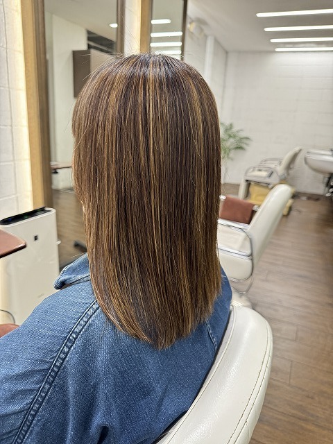 学芸大学 美容室に、Hair Esthe Hi-Deは、あります。学芸大学 美容院に、Hair Esthe Hi-Deはあります。Hair Esthe Hi-Deは目黒区学芸大学駅近くの美容院です。Hair Esthe Hi-Deは目黒区学芸大学駅近くの美容室です。祐天寺美容室近くにも、Hair Esthe Hi-Deはあります。祐天寺美容院近くにも、Hair Esthe Hi-Deはあります。Hair Esthe Hi-Deは髪にやさしく、が綺麗に艶髪になります。Hair Esthe Hi-Deは、カットがとても上手いです。Hair Esthe Hi-Deは、オシャレです。学芸大 美容院 Hair Esthe Hi-Deは、とても人気があります。学芸大 美容室 Hair Esthe Hi-Deは、40代50代60代女性に人気があります。得にボブやショートスタイルが得意で、スタイルがより立体的になります。なので立体感カットが、お客様に人気です。切りっぱなしボブカやマッシュショートも上手いです。なのでショートカットも上手いです。もちろんボブカットも上手いです。カラーも評判よく、ニューアマトラカラーがお客様に高評価です。オーガニックなヘアカラー 香草カラー色葉も人気です。ヘアマニキュアも保湿があり好評です。40代大人女性のお客様が多いです。40代ボブや40代ショートも得意です。50代大人女性も多いです、50代ボブや50代ショートも得意です。50代女性のカットは全般的に得意です。脱白髪染めハイライトカラーも好評です。60代大人女性も多いです。60代女性のカットも得意ですし、上手いと言われます。パーマもとても上手く、 クリープパーマがお客様に高評価クリープパーマしながら、髪は綺麗になります。男性のお客様もいらっしゃいます。男性のお客様は2割位です。Hair Esthe Hi-Deは、オープンした2003年からヘッドスパ「クリームバスヘアエステ」を提供しています。ヘッドスパ「クリームバスヘアエステ」は、頭皮の汚れを落とし且つ頭皮の保湿効果もあり髪に栄養を与え、艶々になります。プレミアム髪質改善トリートメントも大好評です。