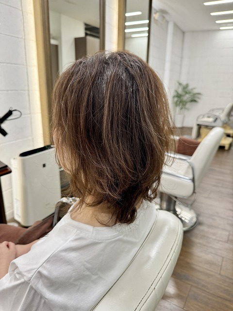 学芸大学 美容室に、Hair Esthe Hi-Deは、あります。学芸大学 美容院に、Hair Esthe Hi-Deはあります。Hair Esthe Hi-Deは目黒区学芸大学駅近くの美容院です。Hair Esthe Hi-Deは目黒区学芸大学駅近くの美容室です。祐天寺美容室近くにも、Hair Esthe Hi-Deはあります。祐天寺美容院近くにも、Hair Esthe Hi-Deはあります。Hair Esthe Hi-Deは髪にやさしく、が綺麗に艶髪になります。Hair Esthe Hi-Deは、カットがとても上手いです。Hair Esthe Hi-Deは、オシャレです。学芸大　美容院　Hair Esthe Hi-Deは、とても人気があります。学芸大　美容室　Hair Esthe Hi-Deは、40代50代60代女性に人気があります。得にボブやショートスタイルが得意で、スタイルがより立体的になります。なので立体感カットが、お客様に人気です。切りっぱなしボブカやマッシュショートも上手いです。なのでショートカットも上手いです。もちろんボブカットも上手いです。カラーも評判よく、ニューアマトラカラーがお客様に高評価です。オーガニックなヘアカラー　香草カラー色葉も人気です。ヘアマニキュアも保湿があり好評です。40代大人女性のお客様が多いです。40代ボブや40代ショートも得意です。50代大人女性も多いです、50代ボブや50代ショートも得意です。50代女性のカットは全般的に得意です。脱白髪染めハイライトカラーも好評です。60代大人女性も多いです。60代女性のカットも得意ですし、上手いと言われます。パーマもとても上手く、　クリープパーマがお客様に高評価クリープパーマしながら、髪は綺麗になります。男性のお客様もいらっしゃいます。男性のお客様は2割位です。Hair Esthe Hi-Deは、オープンした2003年からヘッドスパ「クリームバスヘアエステ」を提供しています。ヘッドスパ「クリームバスヘアエステ」は、頭皮の汚れを落とし且つ頭皮の保湿効果もあり髪に栄養を与え、艶々になります。プレミアム髪質改善トリートメントも大好評です。