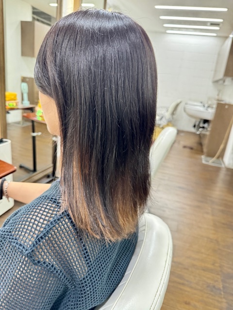学芸大学 美容室に、Hair Esthe Hi-Deは、あります。学芸大学 美容院に、Hair Esthe Hi-Deはあります。Hair Esthe Hi-Deは目黒区学芸大学駅近くの美容院です。Hair Esthe Hi-Deは目黒区学芸大学駅近くの美容室です。祐天寺美容室近くにも、Hair Esthe Hi-Deはあります。祐天寺美容院近くにも、Hair Esthe Hi-Deはあります。Hair Esthe Hi-Deは髪にやさしく、が綺麗に艶髪になります。Hair Esthe Hi-Deは、カットがとても上手いです。Hair Esthe Hi-Deは、オシャレです。学芸大　美容院　Hair Esthe Hi-Deは、とても人気があります。学芸大　美容室　Hair Esthe Hi-Deは、40代50代60代女性に人気があります。得にボブやショートスタイルが得意で、スタイルがより立体的になります。なので立体感カットが、お客様に人気です。切りっぱなしボブカやマッシュショートも上手いです。なのでショートカットも上手いです。もちろんボブカットも上手いです。カラーも評判よく、ニューアマトラカラーがお客様に高評価です。オーガニックなヘアカラー　香草カラー色葉も人気です。ヘアマニキュアも保湿があり好評です。40代大人女性のお客様が多いです。40代ボブや40代ショートも得意です。50代大人女性も多いです、50代ボブや50代ショートも得意です。50代女性のカットは全般的に得意です。脱白髪染めハイライトカラーも好評です。60代大人女性も多いです。60代女性のカットも得意ですし、上手いと言われます。パーマもとても上手く、　クリープパーマがお客様に高評価クリープパーマしながら、髪は綺麗になります。男性のお客様もいらっしゃいます。男性のお客様は2割位です。Hair Esthe Hi-Deは、オープンした2003年からヘッドスパ「クリームバスヘアエステ」を提供しています。ヘッドスパ「クリームバスヘアエステ」は、頭皮の汚れを落とし且つ頭皮の保湿効果もあり髪に栄養を与え、艶々になります。プレミアム髪質改善トリートメントも大好評です。
