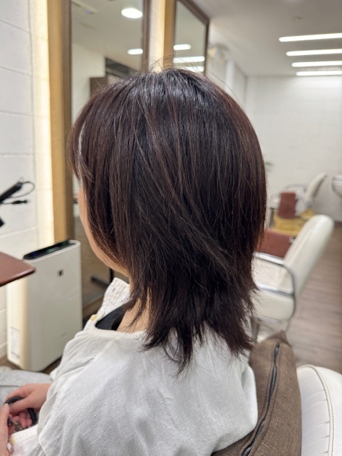 学芸大学 美容室に、Hair Esthe Hi-Deは、あります。学芸大学 美容院に、Hair Esthe Hi-Deはあります。Hair Esthe Hi-Deは目黒区学芸大学駅近くの美容院です。Hair Esthe Hi-Deは目黒区学芸大学駅近くの美容室です。祐天寺美容室近くにも、Hair Esthe Hi-Deはあります。祐天寺美容院近くにも、Hair Esthe Hi-Deはあります。Hair Esthe Hi-Deは髪にやさしく、が綺麗に艶髪になります。Hair Esthe Hi-Deは、カットがとても上手いです。Hair Esthe Hi-Deは、オシャレです。学芸大 美容院 Hair Esthe Hi-Deは、とても人気があります。学芸大 美容室 Hair Esthe Hi-Deは、40代50代60代女性に人気があります。得にボブやショートスタイルが得意で、スタイルがより立体的になります。なので立体感カットが、お客様に人気です。切りっぱなしボブカやマッシュショートも上手いです。なのでショートカットも上手いです。もちろんボブカットも上手いです。カラーも評判よく、ニューアマトラカラーがお客様に高評価です。オーガニックなヘアカラー 香草カラー色葉も人気です。ヘアマニキュアも保湿があり好評です。40代大人女性のお客様が多いです。40代ボブや40代ショートも得意です。50代大人女性も多いです、50代ボブや50代ショートも得意です。50代女性のカットは全般的に得意です。脱白髪染めハイライトカラーも好評です。60代大人女性も多いです。60代女性のカットも得意ですし、上手いと言われます。パーマもとても上手く、 クリープパーマがお客様に高評価クリープパーマしながら、髪は綺麗になります。男性のお客様もいらっしゃいます。男性のお客様は2割位です。Hair Esthe Hi-Deは、オープンした2003年からヘッドスパ「クリームバスヘアエステ」を提供しています。ヘッドスパ「クリームバスヘアエステ」は、頭皮の汚れを落とし且つ頭皮の保湿効果もあり髪に栄養を与え、艶々になります。プレミアム髪質改善トリートメントも大好評です。