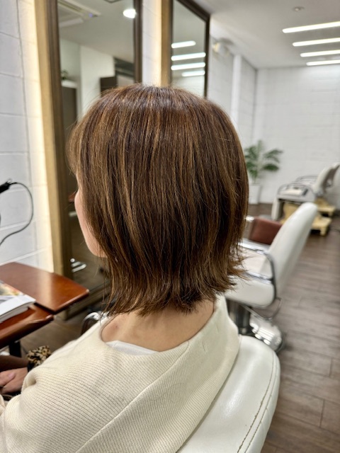 学芸大学 美容室に、Hair Esthe Hi-Deは、あります。学芸大学 美容院に、Hair Esthe Hi-Deはあります。Hair Esthe Hi-Deは目黒区学芸大学駅近くの美容室です。Hair Esthe Hi-Deは、東急東横線沿い駅近くの美容室です。Hair Esthe Hi-Deは、東急東横線沿い駅近くの美容院です。祐天寺美容室近くにも、Hair Esthe Hi-Deはあります。祐天寺美容院近くにも、Hair Esthe Hi-Deはあります。Hair Esthe Hi-Deは目黒区学芸大学駅近くの美容院です。Hair Esthe Hi-Deは目黒区学芸大学駅近くの美容室です。Hair Esthe Hi-Deは髪にやさしく、が綺麗に艶髪になります。Hair Esthe Hi-Deカットがとても上手いです。Hair Esthe Hi-Deは、オシャレです。学芸大　美容院　Hair Esthe Hi-Deは、とても人気があります。学芸大　美容室　Hair Esthe Hi-Deは、40代50代女性に人気があります。得にボブやショートスタイルが得意で、スタイルがより立体的になります。なので立体感カットが、お客様に人気です。切りっぱなしボブやマッシュショートも得意です。カラーも評判よく、ニューアマトラカラーがお客様に高評価です。オーガニックなヘアカラー　香草カラー色葉も人気です。ヘアマニキュアも保湿があり好評です。40代大人女性のお客様が多いです。40代ボブや40代ショートも得意です。50代大人女性も多いです脱白髪染めカラーも好評です。60代大人女性も多いですパーマもとても上手く、　クリープパーマがお客様に高評価クリープパーマしながら、髪は綺麗になります。Hair Esthe Hi-Deは、オープンした2003年からヘッドスパ「クリームバスヘアエステ」を提供しています。ヘッドスパ「クリームバスヘアエステ」は、頭皮の汚れを落とし且つ頭皮の保湿効果もあり髪に栄養を与え、艶々になります。プレミアム髪質改善トリートメントも大好評です。