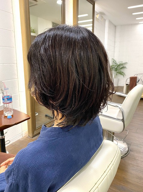 学芸大学美容室に,Hair Esthe Hi-Deはあります。学芸大学美容院にも、Hair Esthe Hi-Deはあります。Hair Esthe Hi-Deは目黒区学芸大学駅近くの美容室です。祐天寺美容室近くにも、Hair Esthe Hi-Deはあります。祐天寺美容院にも、Hair Esthe Hi-Deはあります。Hair Esthe Hi-Deは髪にやさしく、が綺麗に艶髪になります。Hair Esthe Hi-Deカットがとても上手いです。得にボブやショートスタイルが得意です。カラーも評判よく、ニューアマトラカラーがお客様に高評価です。オーガニックなヘアカラー　香草カラー色葉も人気です。パーマもとても上手く、　クリープパーマがお客様に高評価クリープパーマしながら、髪は綺麗になります。Hair Esthe Hi-Deは、オープンした2003年からヘッドスパ「クリームバスヘアエステ」を提供しています。ヘッドスパ「クリームバスヘアエステ」は、頭皮の汚れを落とし且つ頭皮の保湿効果もあり髪に栄養を与え、艶々になります。プレミアム髪質改善トリートメントで、「イオンコネクト・トリートメント」も大好評です。コロナ感染対策を万全にしております。新型コロナウイルス感染拡大防止を徹底して、お客様が安心して来店出来るようにしております。お客様同士が接触しないよう、サロン自体を個室的にしています。