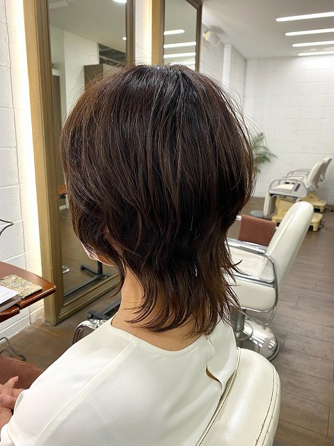 学芸大学美容室に、Hair Esthe Hi-Deは、あります。学芸大学美容院に、Hair Esthe Hi-Deはあります。Hair Esthe Hi-Deは目黒区学芸大学駅近くの美容室です。祐天寺美容室近くにも、Hair Esthe Hi-Deはあります。祐天寺美容院近くにも、Hair Esthe Hi-Deはあります。Hair Esthe Hi-Deは目黒区学芸大学駅近くの美容院です。Hair Esthe Hi-Deは髪にやさしく、が綺麗に艶髪になります。Hair Esthe Hi-Deカットがとても上手いです。得にボブやショートスタイルが得意で、スタイルがより立体的になります。なので立体感カットが、お客様に人気です。切りっぱなしボブやマッシュショートも得意です。カラーも評判よく、ニューアマトラカラーがお客様に高評価です。オーガニックなヘアカラー　香草カラー色葉も人気です。主に40代のお客様が多いです。40代ボブや40代ショートも得意です。脱白髪染めカラーも好評です。パーマもとても上手く、　クリープパーマがお客様に高評価クリープパーマしながら、髪は綺麗になります。Hair Esthe Hi-Deは、オープンした2003年からヘッドスパ「クリームバスヘアエステ」を提供しています。ヘッドスパ「クリームバスヘアエステ」は、頭皮の汚れを落とし且つ頭皮の保湿効果もあり髪に栄養を与え、艶々になります。プレミアム髪質改善トリートメントで、「イオンコネクト・トリートメント」も大好評です。コロナ感染対策を万全にしております。新型コロナウイルス感染拡大防止を徹底して、お客様が安心して来店出来るようにしております。お客様同士が接触しないよう、サロン自体を個室的にしています。