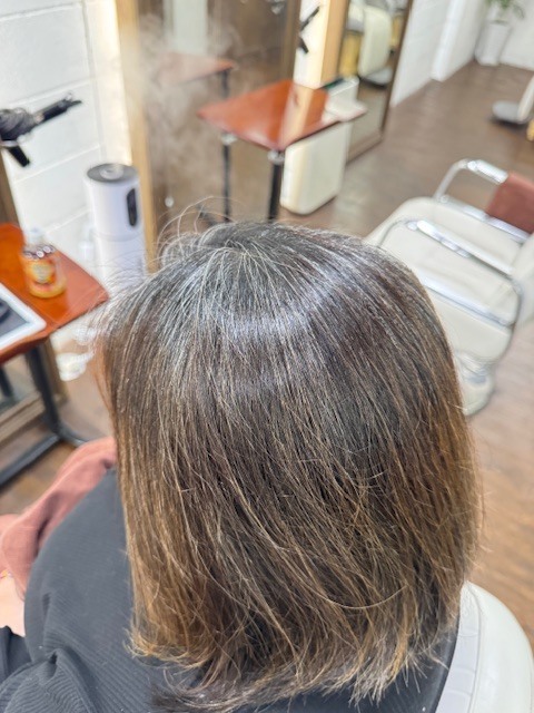 学芸大学 美容室に、Hair Esthe Hi-Deは、あります。学芸大学 美容院に、Hair Esthe Hi-Deはあります。Hair Esthe Hi-Deは目黒区学芸大学駅近くの美容院です。Hair Esthe Hi-Deは目黒区学芸大学駅近くの美容室です。祐天寺美容室近くにも、Hair Esthe Hi-Deはあります。祐天寺美容院近くにも、Hair Esthe Hi-Deはあります。Hair Esthe Hi-Deは髪にやさしく、が綺麗に艶髪になります。Hair Esthe Hi-Deは、カットがとても上手いです。Hair Esthe Hi-Deは、オシャレです。学芸大　美容院　Hair Esthe Hi-Deは、とても人気があります。学芸大　美容室　Hair Esthe Hi-Deは、40代50代60代女性に人気があります。得にボブやショートスタイルが得意で、スタイルがより立体的になります。なので立体感カットが、お客様に人気です。切りっぱなしボブカやマッシュショートも上手いです。なのでショートカットも上手いです。もちろんボブカットも上手いです。カラーも評判よく、ニューアマトラカラーがお客様に高評価です。オーガニックなヘアカラー　香草カラー色葉も人気です。ヘアマニキュアも保湿があり好評です。40代大人女性のお客様が多いです。40代ボブや40代ショートも得意です。50代大人女性も多いです、50代ボブや50代ショートも得意です。50代女性のカットは全般的に得意です。脱白髪染めハイライトカラーも好評です。60代大人女性も多いです。60代女性のカットも得意ですし、上手いと言われます。パーマもとても上手く、　クリープパーマがお客様に高評価クリープパーマしながら、髪は綺麗になります。男性のお客様もいらっしゃいます。男性のお客様は2割位です。Hair Esthe Hi-Deは、オープンした2003年からヘッドスパ「クリームバスヘアエステ」を提供しています。ヘッドスパ「クリームバスヘアエステ」は、頭皮の汚れを落とし且つ頭皮の保湿効果もあり髪に栄養を与え、艶々になります。プレミアム髪質改善トリートメントも大好評です。