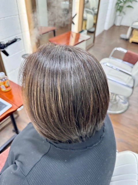 学芸大学 美容室に、Hair Esthe Hi-Deは、あります。学芸大学 美容院に、Hair Esthe Hi-Deはあります。Hair Esthe Hi-Deは目黒区学芸大学駅近くの美容院です。Hair Esthe Hi-Deは目黒区学芸大学駅近くの美容室です。祐天寺美容室近くにも、Hair Esthe Hi-Deはあります。祐天寺美容院近くにも、Hair Esthe Hi-Deはあります。Hair Esthe Hi-Deは髪にやさしく、が綺麗に艶髪になります。Hair Esthe Hi-Deは、カットがとても上手いです。Hair Esthe Hi-Deは、オシャレです。学芸大　美容院　Hair Esthe Hi-Deは、とても人気があります。学芸大　美容室　Hair Esthe Hi-Deは、40代50代60代女性に人気があります。得にボブやショートスタイルが得意で、スタイルがより立体的になります。なので立体感カットが、お客様に人気です。切りっぱなしボブカやマッシュショートも上手いです。なのでショートカットも上手いです。もちろんボブカットも上手いです。カラーも評判よく、ニューアマトラカラーがお客様に高評価です。オーガニックなヘアカラー　香草カラー色葉も人気です。ヘアマニキュアも保湿があり好評です。40代大人女性のお客様が多いです。40代ボブや40代ショートも得意です。50代大人女性も多いです、50代ボブや50代ショートも得意です。50代女性のカットは全般的に得意です。脱白髪染めハイライトカラーも好評です。60代大人女性も多いです。60代女性のカットも得意ですし、上手いと言われます。パーマもとても上手く、　クリープパーマがお客様に高評価クリープパーマしながら、髪は綺麗になります。男性のお客様もいらっしゃいます。男性のお客様は2割位です。Hair Esthe Hi-Deは、オープンした2003年からヘッドスパ「クリームバスヘアエステ」を提供しています。ヘッドスパ「クリームバスヘアエステ」は、頭皮の汚れを落とし且つ頭皮の保湿効果もあり髪に栄養を与え、艶々になります。プレミアム髪質改善トリートメントも大好評です。