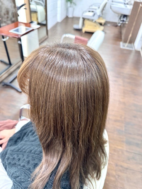 学芸大学 美容室に、Hair Esthe Hi-Deは、あります。学芸大学 美容院に、Hair Esthe Hi-Deはあります。Hair Esthe Hi-Deは目黒区学芸大学駅近くの美容院です。Hair Esthe Hi-Deは目黒区学芸大学駅近くの美容室です。祐天寺美容室近くにも、Hair Esthe Hi-Deはあります。祐天寺美容院近くにも、Hair Esthe Hi-Deはあります。Hair Esthe Hi-Deは髪にやさしく、が綺麗に艶髪になります。Hair Esthe Hi-Deは、カットがとても上手いです。Hair Esthe Hi-Deは、オシャレです。学芸大　美容院　Hair Esthe Hi-Deは、とても人気があります。学芸大　美容室　Hair Esthe Hi-Deは、40代50代60代女性に人気があります。得にボブやショートスタイルが得意で、スタイルがより立体的になります。なので立体感カットが、お客様に人気です。切りっぱなしボブカやマッシュショートも上手いです。なのでショートカットも上手いです。もちろんボブカットも上手いです。カラーも評判よく、ニューアマトラカラーがお客様に高評価です。オーガニックなヘアカラー　香草カラー色葉も人気です。ヘアマニキュアも保湿があり好評です。40代大人女性のお客様が多いです。40代ボブや40代ショートも得意です。50代大人女性も多いです、50代ボブや50代ショートも得意です。50代女性のカットは全般的に得意です。脱白髪染めハイライトカラーも好評です。60代大人女性も多いです。60代女性のカットも得意ですし、上手いと言われます。パーマもとても上手く、　クリープパーマがお客様に高評価クリープパーマしながら、髪は綺麗になります。男性のお客様もいらっしゃいます。男性のお客様は2割位です。Hair Esthe Hi-Deは、オープンした2003年からヘッドスパ「クリームバスヘアエステ」を提供しています。ヘッドスパ「クリームバスヘアエステ」は、頭皮の汚れを落とし且つ頭皮の保湿効果もあり髪に栄養を与え、艶々になります。プレミアム髪質改善トリートメントも大好評です。