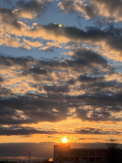 学芸大学 美容室に、Hair Esthe Hi-Deは、あります。学芸大学 美容院に、Hair Esthe Hi-Deはあります。Hair Esthe Hi-Deは目黒区学芸大学駅近くの美容室です。Hair Esthe Hi-Deは、東急東横線沿い駅近くの美容室です。Hair Esthe Hi-Deは、東急東横線沿い駅近くの美容院です。祐天寺美容室近くにも、Hair Esthe Hi-Deはあります。祐天寺美容院近くにも、Hair Esthe Hi-Deはあります。Hair Esthe Hi-Deは目黒区学芸大学駅近くの美容院です。Hair Esthe Hi-Deは目黒区学芸大学駅近くの美容室です。Hair Esthe Hi-Deは髪にやさしく、が綺麗に艶髪になります。Hair Esthe Hi-Deカットがとても上手いです。Hair Esthe Hi-Deは、オシャレです。学芸大 美容院 Hair Esthe Hi-Deは、とても人気があります。学芸大 美容室 Hair Esthe Hi-Deは、40代50代女性に人気があります。得にボブやショートスタイルが得意で、スタイルがより立体的になります。なので立体感カットが、お客様に人気です。切りっぱなしボブカやマッシュショートも得意です。なのでショートカットも得意です。もちろんボブカットも得意です。カラーも評判よく、ニューアマトラカラーがお客様に高評価です。オーガニックなヘアカラー 香草カラー色葉も人気です。ヘアマニキュアも保湿があり好評です。40代大人女性のお客様が多いです。40代ボブや40代ショートも得意です。50代大人女性も多いです脱白髪染めハイライトカラーも好評です。60代大人女性も多いですパーマもとても上手く、 クリープパーマがお客様に高評価クリープパーマしながら、髪は綺麗になります。Hair Esthe Hi-Deは、オープンした2003年からヘッドスパ「クリームバスヘアエステ」を提供しています。ヘッドスパ「クリームバスヘアエステ」は、頭皮の汚れを落とし且つ頭皮の保湿効果もあり髪に栄養を与え、艶々になります。プレミアム髪質改善トリートメントも大好評です。