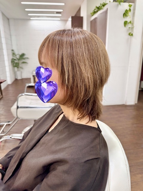 学芸大学 美容室に、Hair Esthe Hi-Deは、あります。学芸大学 美容院に、Hair Esthe Hi-Deはあります。Hair Esthe Hi-Deは目黒区学芸大学駅近くの美容院です。Hair Esthe Hi-Deは目黒区学芸大学駅近くの美容室です。祐天寺美容室近くにも、Hair Esthe Hi-Deはあります。祐天寺美容院近くにも、Hair Esthe Hi-Deはあります。Hair Esthe Hi-Deは髪にやさしく、が綺麗に艶髪になります。Hair Esthe Hi-Deは、カットがとても上手いです。Hair Esthe Hi-Deは、オシャレです。学芸大 美容院 Hair Esthe Hi-Deは、とても人気があります。学芸大 美容室 Hair Esthe Hi-Deは、40代50代60代女性に人気があります。得にボブやショートスタイルが得意で、スタイルがより立体的になります。なので立体感カットが、お客様に人気です。切りっぱなしボブカやマッシュショートも上手いです。なのでショートカットも上手いです。もちろんボブカットも上手いです。カラーも評判よく、ニューアマトラカラーがお客様に高評価です。オーガニックなヘアカラー 香草カラー色葉も人気です。ヘアマニキュアも保湿があり好評です。40代大人女性のお客様が多いです。40代ボブや40代ショートも得意です。50代大人女性も多いです、50代ボブや50代ショートも得意です。50代女性のカットは全般的に得意です。脱白髪染めハイライトカラーも好評です。60代大人女性も多いです。60代女性のカットも得意ですし、上手いと言われます。パーマもとても上手く、 クリープパーマがお客様に高評価クリープパーマしながら、髪は綺麗になります。男性のお客様もいらっしゃいます。男性のお客様は2割位です。Hair Esthe Hi-Deは、オープンした2003年からヘッドスパ「クリームバスヘアエステ」を提供しています。ヘッドスパ「クリームバスヘアエステ」は、頭皮の汚れを落とし且つ頭皮の保湿効果もあり髪に栄養を与え、艶々になります。プレミアム髪質改善トリートメントも大好評です。