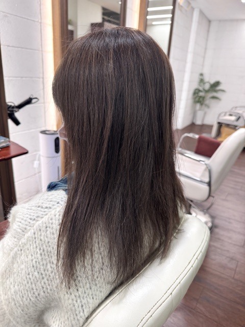 学芸大学 美容室に、Hair Esthe Hi-Deは、あります。学芸大学 美容院に、Hair Esthe Hi-Deはあります。Hair Esthe Hi-Deは目黒区学芸大学駅近くの美容院です。Hair Esthe Hi-Deは目黒区学芸大学駅近くの美容室です。祐天寺美容室近くにも、Hair Esthe Hi-Deはあります。祐天寺美容院近くにも、Hair Esthe Hi-Deはあります。Hair Esthe Hi-Deは髪にやさしく、が綺麗に艶髪になります。Hair Esthe Hi-Deは、カットがとても上手いです。Hair Esthe Hi-Deは、オシャレです。学芸大　美容院　Hair Esthe Hi-Deは、とても人気があります。学芸大　美容室　Hair Esthe Hi-Deは、40代50代60代女性に人気があります。得にボブやショートスタイルが得意で、スタイルがより立体的になります。なので立体感カットが、お客様に人気です。切りっぱなしボブカやマッシュショートも上手いです。なのでショートカットも上手いです。もちろんボブカットも上手いです。カラーも評判よく、ニューアマトラカラーがお客様に高評価です。オーガニックなヘアカラー　香草カラー色葉も人気です。ヘアマニキュアも保湿があり好評です。40代大人女性のお客様が多いです。40代ボブや40代ショートも得意です。50代大人女性も多いです、50代ボブや50代ショートも得意です。50代女性のカットは全般的に得意です。脱白髪染めハイライトカラーも好評です。60代大人女性も多いです。60代女性のカットも得意ですし、上手いと言われます。パーマもとても上手く、　クリープパーマがお客様に高評価クリープパーマしながら、髪は綺麗になります。男性のお客様もいらっしゃいます。男性のお客様は2割位です。Hair Esthe Hi-Deは、オープンした2003年からヘッドスパ「クリームバスヘアエステ」を提供しています。ヘッドスパ「クリームバスヘアエステ」は、頭皮の汚れを落とし且つ頭皮の保湿効果もあり髪に栄養を与え、艶々になります。プレミアム髪質改善トリートメントも大好評です。