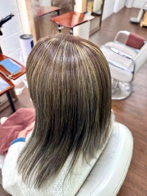 学芸大学 美容室に、Hair Esthe Hi-Deは、あります。学芸大学 美容院に、Hair Esthe Hi-Deはあります。Hair Esthe Hi-Deは目黒区学芸大学駅近くの美容院です。Hair Esthe Hi-Deは目黒区学芸大学駅近くの美容室です。祐天寺美容室近くにも、Hair Esthe Hi-Deはあります。祐天寺美容院近くにも、Hair Esthe Hi-Deはあります。Hair Esthe Hi-Deは髪にやさしく、が綺麗に艶髪になります。Hair Esthe Hi-Deは、カットがとても上手いです。Hair Esthe Hi-Deは、オシャレです。学芸大　美容院　Hair Esthe Hi-Deは、とても人気があります。学芸大　美容室　Hair Esthe Hi-Deは、40代50代60代女性に人気があります。得にボブやショートスタイルが得意で、スタイルがより立体的になります。なので立体感カットが、お客様に人気です。切りっぱなしボブカやマッシュショートも上手いです。なのでショートカットも上手いです。もちろんボブカットも上手いです。カラーも評判よく、ニューアマトラカラーがお客様に高評価です。オーガニックなヘアカラー　香草カラー色葉も人気です。ヘアマニキュアも保湿があり好評です。40代大人女性のお客様が多いです。40代ボブや40代ショートも得意です。50代大人女性も多いです、50代ボブや50代ショートも得意です。50代女性のカットは全般的に得意です。脱白髪染めハイライトカラーも好評です。60代大人女性も多いです。60代女性のカットも得意ですし、上手いと言われます。パーマもとても上手く、　クリープパーマがお客様に高評価クリープパーマしながら、髪は綺麗になります。男性のお客様もいらっしゃいます。男性のお客様は2割位です。Hair Esthe Hi-Deは、オープンした2003年からヘッドスパ「クリームバスヘアエステ」を提供しています。ヘッドスパ「クリームバスヘアエステ」は、頭皮の汚れを落とし且つ頭皮の保湿効果もあり髪に栄養を与え、艶々になります。プレミアム髪質改善トリートメントも大好評です。
