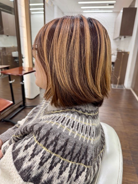 学芸大学 美容室に、Hair Esthe Hi-Deは、あります。学芸大学 美容院に、Hair Esthe Hi-Deはあります。Hair Esthe Hi-Deは目黒区学芸大学駅近くの美容院です。Hair Esthe Hi-Deは目黒区学芸大学駅近くの美容室です。祐天寺美容室近くにも、Hair Esthe Hi-Deはあります。祐天寺美容院近くにも、Hair Esthe Hi-Deはあります。Hair Esthe Hi-Deは髪にやさしく、が綺麗に艶髪になります。Hair Esthe Hi-Deは、カットがとても上手いです。Hair Esthe Hi-Deは、オシャレです。学芸大　美容院　Hair Esthe Hi-Deは、とても人気があります。学芸大　美容室　Hair Esthe Hi-Deは、40代50代60代女性に人気があります。得にボブやショートスタイルが得意で、スタイルがより立体的になります。なので立体感カットが、お客様に人気です。切りっぱなしボブカやマッシュショートも上手いです。なのでショートカットも上手いです。もちろんボブカットも上手いです。カラーも評判よく、ニューアマトラカラーがお客様に高評価です。オーガニックなヘアカラー　香草カラー色葉も人気です。ヘアマニキュアも保湿があり好評です。40代大人女性のお客様が多いです。40代ボブや40代ショートも得意です。50代大人女性も多いです、50代ボブや50代ショートも得意です。50代女性のカットは全般的に得意です。脱白髪染めハイライトカラーも好評です。60代大人女性も多いです。60代女性のカットも得意ですし、上手いと言われます。パーマもとても上手く、　クリープパーマがお客様に高評価クリープパーマしながら、髪は綺麗になります。男性のお客様もいらっしゃいます。男性のお客様は2割位です。Hair Esthe Hi-Deは、オープンした2003年からヘッドスパ「クリームバスヘアエステ」を提供しています。ヘッドスパ「クリームバスヘアエステ」は、頭皮の汚れを落とし且つ頭皮の保湿効果もあり髪に栄養を与え、艶々になります。プレミアム髪質改善トリートメントも大好評です。