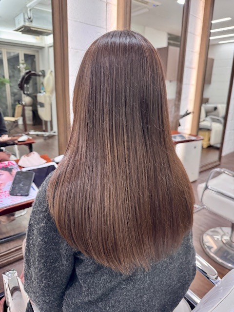 学芸大学 美容室に、Hair Esthe Hi-Deは、あります。学芸大学 美容院に、Hair Esthe Hi-Deはあります。Hair Esthe Hi-Deは目黒区学芸大学駅近くの美容院です。Hair Esthe Hi-Deは目黒区学芸大学駅近くの美容室です。祐天寺美容室近くにも、Hair Esthe Hi-Deはあります。祐天寺美容院近くにも、Hair Esthe Hi-Deはあります。Hair Esthe Hi-Deは髪にやさしく、が綺麗に艶髪になります。Hair Esthe Hi-Deは、カットがとても上手いです。Hair Esthe Hi-Deは、オシャレです。学芸大　美容院　Hair Esthe Hi-Deは、とても人気があります。学芸大　美容室　Hair Esthe Hi-Deは、40代50代60代女性に人気があります。得にボブやショートスタイルが得意で、スタイルがより立体的になります。なので立体感カットが、お客様に人気です。切りっぱなしボブカやマッシュショートも上手いです。なのでショートカットも上手いです。もちろんボブカットも上手いです。カラーも評判よく、ニューアマトラカラーがお客様に高評価です。オーガニックなヘアカラー　香草カラー色葉も人気です。ヘアマニキュアも保湿があり好評です。40代大人女性のお客様が多いです。40代ボブや40代ショートも得意です。50代大人女性も多いです、50代ボブや50代ショートも得意です。50代女性のカットは全般的に得意です。脱白髪染めハイライトカラーも好評です。60代大人女性も多いです。60代女性のカットも得意ですし、上手いと言われます。パーマもとても上手く、　クリープパーマがお客様に高評価クリープパーマしながら、髪は綺麗になります。男性のお客様もいらっしゃいます。男性のお客様は2割位です。Hair Esthe Hi-Deは、オープンした2003年からヘッドスパ「クリームバスヘアエステ」を提供しています。ヘッドスパ「クリームバスヘアエステ」は、頭皮の汚れを落とし且つ頭皮の保湿効果もあり髪に栄養を与え、艶々になります。プレミアム髪質改善トリートメントも大好評です。
