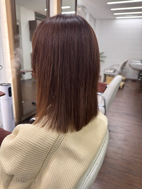 学芸大学 美容室に、Hair Esthe Hi-Deは、あります。学芸大学 美容院に、Hair Esthe Hi-Deはあります。Hair Esthe Hi-Deは目黒区学芸大学駅近くの美容院です。Hair Esthe Hi-Deは目黒区学芸大学駅近くの美容室です。祐天寺美容室近くにも、Hair Esthe Hi-Deはあります。祐天寺美容院近くにも、Hair Esthe Hi-Deはあります。Hair Esthe Hi-Deは髪にやさしく、が綺麗に艶髪になります。Hair Esthe Hi-Deは、カットがとても上手いです。Hair Esthe Hi-Deは、オシャレです。学芸大　美容院　Hair Esthe Hi-Deは、とても人気があります。学芸大　美容室　Hair Esthe Hi-Deは、40代50代60代女性に人気があります。得にボブやショートスタイルが得意で、スタイルがより立体的になります。なので立体感カットが、お客様に人気です。切りっぱなしボブカやマッシュショートも上手いです。なのでショートカットも上手いです。もちろんボブカットも上手いです。カラーも評判よく、ニューアマトラカラーがお客様に高評価です。オーガニックなヘアカラー　香草カラー色葉も人気です。ヘアマニキュアも保湿があり好評です。40代大人女性のお客様が多いです。40代ボブや40代ショートも得意です。50代大人女性も多いです、50代ボブや50代ショートも得意です。50代女性のカットは全般的に得意です。脱白髪染めハイライトカラーも好評です。60代大人女性も多いです。60代女性のカットも得意ですし、上手いと言われます。パーマもとても上手く、　クリープパーマがお客様に高評価クリープパーマしながら、髪は綺麗になります。男性のお客様もいらっしゃいます。男性のお客様は2割位です。Hair Esthe Hi-Deは、オープンした2003年からヘッドスパ「クリームバスヘアエステ」を提供しています。ヘッドスパ「クリームバスヘアエステ」は、頭皮の汚れを落とし且つ頭皮の保湿効果もあり髪に栄養を与え、艶々になります。プレミアム髪質改善トリートメントも大好評です。