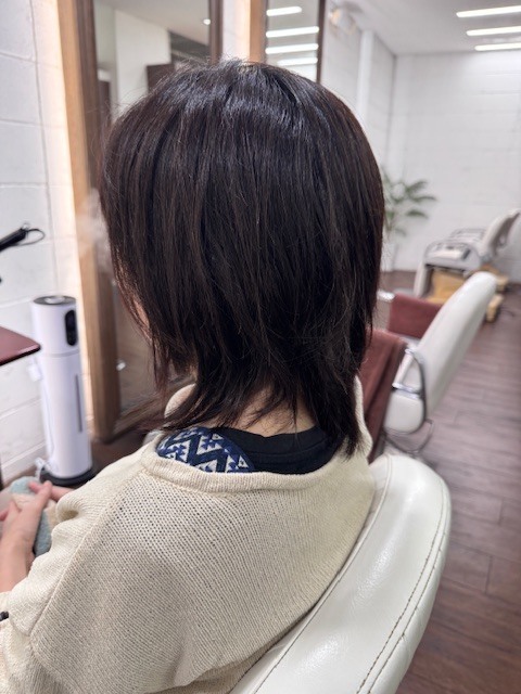 学芸大学 美容室に、Hair Esthe Hi-Deは、あります。学芸大学 美容院に、Hair Esthe Hi-Deはあります。Hair Esthe Hi-Deは目黒区学芸大学駅近くの美容院です。Hair Esthe Hi-Deは目黒区学芸大学駅近くの美容室です。祐天寺美容室近くにも、Hair Esthe Hi-Deはあります。祐天寺美容院近くにも、Hair Esthe Hi-Deはあります。Hair Esthe Hi-Deは髪にやさしく、が綺麗に艶髪になります。Hair Esthe Hi-Deは、カットがとても上手いです。Hair Esthe Hi-Deは、オシャレです。学芸大 美容院 Hair Esthe Hi-Deは、とても人気があります。学芸大 美容室 Hair Esthe Hi-Deは、40代50代60代女性に人気があります。得にボブやショートスタイルが得意で、スタイルがより立体的になります。なので立体感カットが、お客様に人気です。切りっぱなしボブカやマッシュショートも上手いです。なのでショートカットも上手いです。もちろんボブカットも上手いです。カラーも評判よく、ニューアマトラカラーがお客様に高評価です。オーガニックなヘアカラー 香草カラー色葉も人気です。ヘアマニキュアも保湿があり好評です。40代大人女性のお客様が多いです。40代ボブや40代ショートも得意です。50代大人女性も多いです、50代ボブや50代ショートも得意です。50代女性のカットは全般的に得意です。脱白髪染めハイライトカラーも好評です。60代大人女性も多いです。60代女性のカットも得意ですし、上手いと言われます。パーマもとても上手く、 クリープパーマがお客様に高評価クリープパーマしながら、髪は綺麗になります。男性のお客様もいらっしゃいます。男性のお客様は2割位です。Hair Esthe Hi-Deは、オープンした2003年からヘッドスパ「クリームバスヘアエステ」を提供しています。ヘッドスパ「クリームバスヘアエステ」は、頭皮の汚れを落とし且つ頭皮の保湿効果もあり髪に栄養を与え、艶々になります。プレミアム髪質改善トリートメントも大好評です。