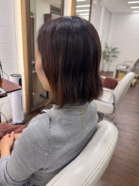 学芸大学 美容室に、Hair Esthe Hi-Deは、あります。学芸大学 美容院に、Hair Esthe Hi-Deはあります。Hair Esthe Hi-Deは目黒区学芸大学駅近くの美容院です。Hair Esthe Hi-Deは目黒区学芸大学駅近くの美容室です。祐天寺美容室近くにも、Hair Esthe Hi-Deはあります。祐天寺美容院近くにも、Hair Esthe Hi-Deはあります。Hair Esthe Hi-Deは髪にやさしく、が綺麗に艶髪になります。Hair Esthe Hi-Deは、カットがとても上手いです。Hair Esthe Hi-Deは、オシャレです。学芸大　美容院　Hair Esthe Hi-Deは、とても人気があります。学芸大　美容室　Hair Esthe Hi-Deは、40代50代60代女性に人気があります。得にボブやショートスタイルが得意で、スタイルがより立体的になります。なので立体感カットが、お客様に人気です。切りっぱなしボブカやマッシュショートも上手いです。なのでショートカットも上手いです。もちろんボブカットも上手いです。カラーも評判よく、ニューアマトラカラーがお客様に高評価です。オーガニックなヘアカラー　香草カラー色葉も人気です。ヘアマニキュアも保湿があり好評です。40代大人女性のお客様が多いです。40代ボブや40代ショートも得意です。50代大人女性も多いです、50代ボブや50代ショートも得意です。50代女性のカットは全般的に得意です。脱白髪染めハイライトカラーも好評です。60代大人女性も多いです。60代女性のカットも得意ですし、上手いと言われます。パーマもとても上手く、　クリープパーマがお客様に高評価クリープパーマしながら、髪は綺麗になります。男性のお客様もいらっしゃいます。男性のお客様は2割位です。Hair Esthe Hi-Deは、オープンした2003年からヘッドスパ「クリームバスヘアエステ」を提供しています。ヘッドスパ「クリームバスヘアエステ」は、頭皮の汚れを落とし且つ頭皮の保湿効果もあり髪に栄養を与え、艶々になります。プレミアム髪質改善トリートメントも大好評です。