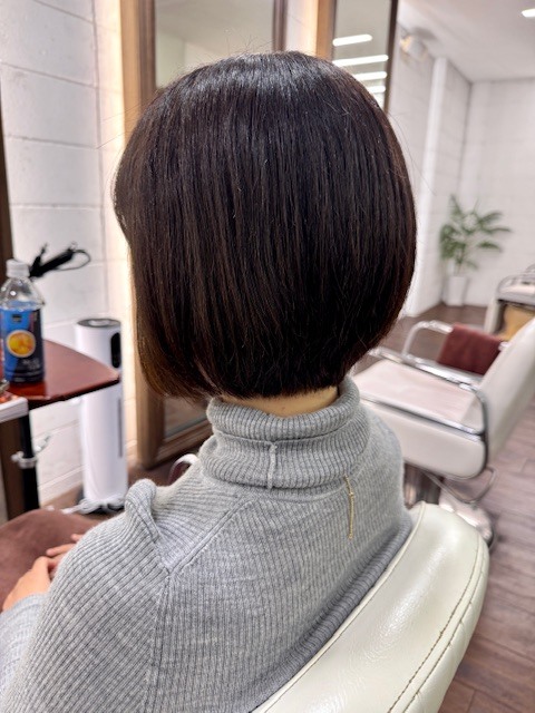 学芸大学 美容室に、Hair Esthe Hi-Deは、あります。学芸大学 美容院に、Hair Esthe Hi-Deはあります。Hair Esthe Hi-Deは目黒区学芸大学駅近くの美容院です。Hair Esthe Hi-Deは目黒区学芸大学駅近くの美容室です。祐天寺美容室近くにも、Hair Esthe Hi-Deはあります。祐天寺美容院近くにも、Hair Esthe Hi-Deはあります。Hair Esthe Hi-Deは髪にやさしく、が綺麗に艶髪になります。Hair Esthe Hi-Deは、カットがとても上手いです。Hair Esthe Hi-Deは、オシャレです。学芸大　美容院　Hair Esthe Hi-Deは、とても人気があります。学芸大　美容室　Hair Esthe Hi-Deは、40代50代60代女性に人気があります。得にボブやショートスタイルが得意で、スタイルがより立体的になります。なので立体感カットが、お客様に人気です。切りっぱなしボブカやマッシュショートも上手いです。なのでショートカットも上手いです。もちろんボブカットも上手いです。カラーも評判よく、ニューアマトラカラーがお客様に高評価です。オーガニックなヘアカラー　香草カラー色葉も人気です。ヘアマニキュアも保湿があり好評です。40代大人女性のお客様が多いです。40代ボブや40代ショートも得意です。50代大人女性も多いです、50代ボブや50代ショートも得意です。50代女性のカットは全般的に得意です。脱白髪染めハイライトカラーも好評です。60代大人女性も多いです。60代女性のカットも得意ですし、上手いと言われます。パーマもとても上手く、　クリープパーマがお客様に高評価クリープパーマしながら、髪は綺麗になります。男性のお客様もいらっしゃいます。男性のお客様は2割位です。Hair Esthe Hi-Deは、オープンした2003年からヘッドスパ「クリームバスヘアエステ」を提供しています。ヘッドスパ「クリームバスヘアエステ」は、頭皮の汚れを落とし且つ頭皮の保湿効果もあり髪に栄養を与え、艶々になります。プレミアム髪質改善トリートメントも大好評です。