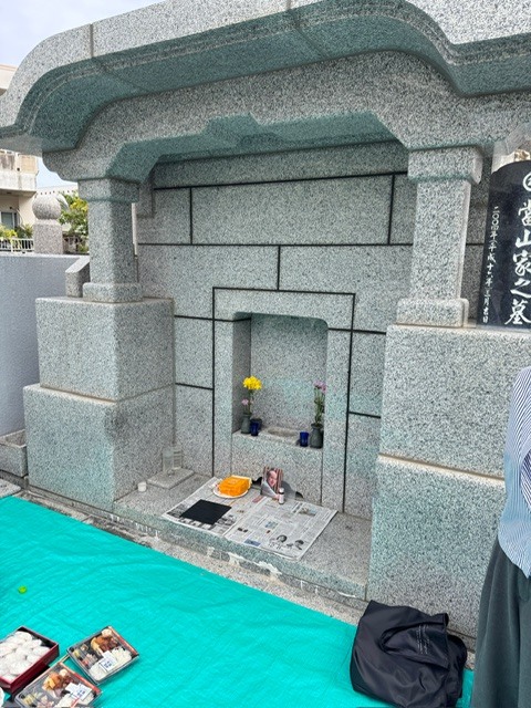 学芸大学 美容室に、Hair Esthe Hi-Deは、あります。学芸大学 美容院に、Hair Esthe Hi-Deはあります。Hair Esthe Hi-Deは目黒区学芸大学駅近くの美容院です。Hair Esthe Hi-Deは目黒区学芸大学駅近くの美容室です。祐天寺美容室近くにも、Hair Esthe Hi-Deはあります。祐天寺美容院近くにも、Hair Esthe Hi-Deはあります。Hair Esthe Hi-Deは髪にやさしく、が綺麗に艶髪になります。Hair Esthe Hi-Deは、カットがとても上手いです。Hair Esthe Hi-Deは、オシャレです。学芸大 美容院 Hair Esthe Hi-Deは、とても人気があります。学芸大 美容室 Hair Esthe Hi-Deは、40代50代60代女性に人気があります。得にボブやショートスタイルが得意で、スタイルがより立体的になります。なので立体感カットが、お客様に人気です。切りっぱなしボブカやマッシュショートも上手いです。なのでショートカットも上手いです。もちろんボブカットも上手いです。カラーも評判よく、ニューアマトラカラーがお客様に高評価です。オーガニックなヘアカラー 香草カラー色葉も人気です。ヘアマニキュアも保湿があり好評です。40代大人女性のお客様が多いです。40代ボブや40代ショートも得意です。50代大人女性も多いです、50代ボブや50代ショートも得意です。50代女性のカットは全般的に得意です。脱白髪染めハイライトカラーも好評です。60代大人女性も多いです。60代女性のカットも得意ですし、上手いと言われます。パーマもとても上手く、 クリープパーマがお客様に高評価クリープパーマしながら、髪は綺麗になります。男性のお客様もいらっしゃいます。男性のお客様は2割位です。Hair Esthe Hi-Deは、オープンした2003年からヘッドスパ「クリームバスヘアエステ」を提供しています。ヘッドスパ「クリームバスヘアエステ」は、頭皮の汚れを落とし且つ頭皮の保湿効果もあり髪に栄養を与え、艶々になります。プレミアム髪質改善トリートメントも大好評です。