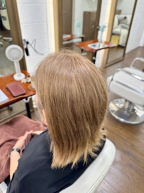 学芸大学 美容室に、Hair Esthe Hi-Deは、あります。学芸大学 美容院に、Hair Esthe Hi-Deはあります。Hair Esthe Hi-Deは目黒区学芸大学駅近くの美容院です。Hair Esthe Hi-Deは目黒区学芸大学駅近くの美容室です。祐天寺美容室近くにも、Hair Esthe Hi-Deはあります。祐天寺美容院近くにも、Hair Esthe Hi-Deはあります。Hair Esthe Hi-Deは髪にやさしく、が綺麗に艶髪になります。Hair Esthe Hi-Deは、カットがとても上手いです。Hair Esthe Hi-Deは、オシャレです。学芸大　美容院　Hair Esthe Hi-Deは、とても人気があります。学芸大　美容室　Hair Esthe Hi-Deは、40代50代60代女性に人気があります。得にボブやショートスタイルが得意で、スタイルがより立体的になります。なので立体感カットが、お客様に人気です。切りっぱなしボブカやマッシュショートも上手いです。なのでショートカットも上手いです。もちろんボブカットも上手いです。カラーも評判よく、ニューアマトラカラーがお客様に高評価です。オーガニックなヘアカラー　香草カラー色葉も人気です。ヘアマニキュアも保湿があり好評です。40代大人女性のお客様が多いです。40代ボブや40代ショートも得意です。50代大人女性も多いです、50代ボブや50代ショートも得意です。50代女性のカットは全般的に得意です。脱白髪染めハイライトカラーも好評です。60代大人女性も多いです。60代女性のカットも得意ですし、上手いと言われます。パーマもとても上手く、　クリープパーマがお客様に高評価クリープパーマしながら、髪は綺麗になります。男性のお客様もいらっしゃいます。男性のお客様は2割位です。Hair Esthe Hi-Deは、オープンした2003年からヘッドスパ「クリームバスヘアエステ」を提供しています。ヘッドスパ「クリームバスヘアエステ」は、頭皮の汚れを落とし且つ頭皮の保湿効果もあり髪に栄養を与え、艶々になります。プレミアム髪質改善トリートメントも大好評です。