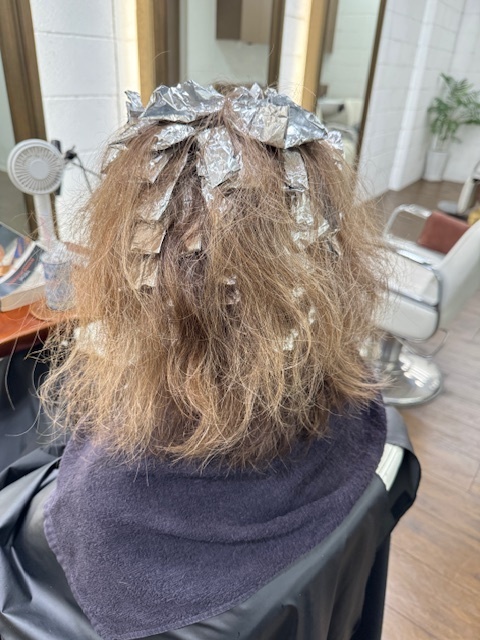 学芸大学 美容室に、Hair Esthe Hi-Deは、あります。学芸大学 美容院に、Hair Esthe Hi-Deはあります。Hair Esthe Hi-Deは目黒区学芸大学駅近くの美容院です。Hair Esthe Hi-Deは目黒区学芸大学駅近くの美容室です。祐天寺美容室近くにも、Hair Esthe Hi-Deはあります。祐天寺美容院近くにも、Hair Esthe Hi-Deはあります。Hair Esthe Hi-Deは髪にやさしく、が綺麗に艶髪になります。Hair Esthe Hi-Deは、カットがとても上手いです。Hair Esthe Hi-Deは、オシャレです。学芸大　美容院　Hair Esthe Hi-Deは、とても人気があります。学芸大　美容室　Hair Esthe Hi-Deは、40代50代60代女性に人気があります。得にボブやショートスタイルが得意で、スタイルがより立体的になります。なので立体感カットが、お客様に人気です。切りっぱなしボブカやマッシュショートも上手いです。なのでショートカットも上手いです。もちろんボブカットも上手いです。カラーも評判よく、ニューアマトラカラーがお客様に高評価です。オーガニックなヘアカラー　香草カラー色葉も人気です。ヘアマニキュアも保湿があり好評です。40代大人女性のお客様が多いです。40代ボブや40代ショートも得意です。50代大人女性も多いです、50代ボブや50代ショートも得意です。50代女性のカットは全般的に得意です。脱白髪染めハイライトカラーも好評です。60代大人女性も多いです。60代女性のカットも得意ですし、上手いと言われます。パーマもとても上手く、　クリープパーマがお客様に高評価クリープパーマしながら、髪は綺麗になります。男性のお客様もいらっしゃいます。男性のお客様は2割位です。Hair Esthe Hi-Deは、オープンした2003年からヘッドスパ「クリームバスヘアエステ」を提供しています。ヘッドスパ「クリームバスヘアエステ」は、頭皮の汚れを落とし且つ頭皮の保湿効果もあり髪に栄養を与え、艶々になります。プレミアム髪質改善トリートメントも大好評です。