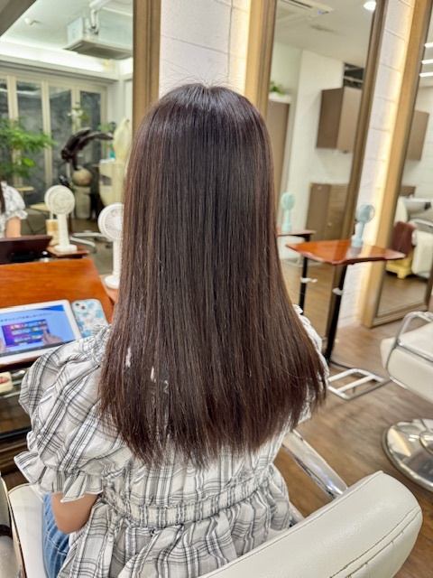 学芸大学 美容室に、Hair Esthe Hi-Deは、あります。学芸大学 美容院に、Hair Esthe Hi-Deはあります。Hair Esthe Hi-Deは目黒区学芸大学駅近くの美容院です。Hair Esthe Hi-Deは目黒区学芸大学駅近くの美容室です。祐天寺美容室近くにも、Hair Esthe Hi-Deはあります。祐天寺美容院近くにも、Hair Esthe Hi-Deはあります。Hair Esthe Hi-Deは髪にやさしく、が綺麗に艶髪になります。Hair Esthe Hi-Deは、カットがとても上手いです。Hair Esthe Hi-Deは、オシャレです。学芸大　美容院　Hair Esthe Hi-Deは、とても人気があります。学芸大　美容室　Hair Esthe Hi-Deは、40代50代60代女性に人気があります。得にボブやショートスタイルが得意で、スタイルがより立体的になります。なので立体感カットが、お客様に人気です。切りっぱなしボブカやマッシュショートも上手いです。なのでショートカットも上手いです。もちろんボブカットも上手いです。カラーも評判よく、ニューアマトラカラーがお客様に高評価です。オーガニックなヘアカラー　香草カラー色葉も人気です。ヘアマニキュアも保湿があり好評です。40代大人女性のお客様が多いです。40代ボブや40代ショートも得意です。50代大人女性も多いです、50代ボブや50代ショートも得意です。50代女性のカットは全般的に得意です。脱白髪染めハイライトカラーも好評です。60代大人女性も多いです。60代女性のカットも得意ですし、上手いと言われます。パーマもとても上手く、　クリープパーマがお客様に高評価クリープパーマしながら、髪は綺麗になります。男性のお客様もいらっしゃいます。男性のお客様は2割位です。Hair Esthe Hi-Deは、オープンした2003年からヘッドスパ「クリームバスヘアエステ」を提供しています。ヘッドスパ「クリームバスヘアエステ」は、頭皮の汚れを落とし且つ頭皮の保湿効果もあり髪に栄養を与え、艶々になります。プレミアム髪質改善トリートメントも大好評です。
