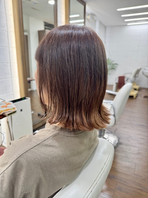 学芸大学 美容室に、Hair Esthe Hi-Deは、あります。学芸大学 美容院に、Hair Esthe Hi-Deはあります。Hair Esthe Hi-Deは目黒区学芸大学駅近くの美容院です。Hair Esthe Hi-Deは目黒区学芸大学駅近くの美容室です。祐天寺美容室近くにも、Hair Esthe Hi-Deはあります。祐天寺美容院近くにも、Hair Esthe Hi-Deはあります。Hair Esthe Hi-Deは髪にやさしく、が綺麗に艶髪になります。Hair Esthe Hi-Deは、カットがとても上手いです。Hair Esthe Hi-Deは、オシャレです。学芸大 美容院 Hair Esthe Hi-Deは、とても人気があります。学芸大 美容室 Hair Esthe Hi-Deは、40代50代60代女性に人気があります。得にボブやショートスタイルが得意で、スタイルがより立体的になります。なので立体感カットが、お客様に人気です。切りっぱなしボブカやマッシュショートも上手いです。なのでショートカットも上手いです。もちろんボブカットも上手いです。カラーも評判よく、ニューアマトラカラーがお客様に高評価です。オーガニックなヘアカラー 香草カラー色葉も人気です。ヘアマニキュアも保湿があり好評です。40代大人女性のお客様が多いです。40代ボブや40代ショートも得意です。50代大人女性も多いです、50代ボブや50代ショートも得意です。50代女性のカットは全般的に得意です。脱白髪染めハイライトカラーも好評です。60代大人女性も多いです。60代女性のカットも得意ですし、上手いと言われます。パーマもとても上手く、 クリープパーマがお客様に高評価クリープパーマしながら、髪は綺麗になります。男性のお客様もいらっしゃいます。男性のお客様は2割位です。Hair Esthe Hi-Deは、オープンした2003年からヘッドスパ「クリームバスヘアエステ」を提供しています。ヘッドスパ「クリームバスヘアエステ」は、頭皮の汚れを落とし且つ頭皮の保湿効果もあり髪に栄養を与え、艶々になります。プレミアム髪質改善トリートメントも大好評です。