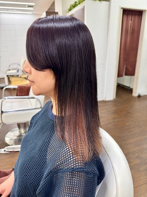 学芸大学 美容室に、Hair Esthe Hi-Deは、あります。学芸大学 美容院に、Hair Esthe Hi-Deはあります。Hair Esthe Hi-Deは目黒区学芸大学駅近くの美容院です。Hair Esthe Hi-Deは目黒区学芸大学駅近くの美容室です。祐天寺美容室近くにも、Hair Esthe Hi-Deはあります。祐天寺美容院近くにも、Hair Esthe Hi-Deはあります。Hair Esthe Hi-Deは髪にやさしく、が綺麗に艶髪になります。Hair Esthe Hi-Deは、カットがとても上手いです。Hair Esthe Hi-Deは、オシャレです。学芸大 美容院 Hair Esthe Hi-Deは、とても人気があります。学芸大 美容室 Hair Esthe Hi-Deは、40代50代60代女性に人気があります。得にボブやショートスタイルが得意で、スタイルがより立体的になります。なので立体感カットが、お客様に人気です。切りっぱなしボブカやマッシュショートも上手いです。なのでショートカットも上手いです。もちろんボブカットも上手いです。カラーも評判よく、ニューアマトラカラーがお客様に高評価です。オーガニックなヘアカラー 香草カラー色葉も人気です。ヘアマニキュアも保湿があり好評です。40代大人女性のお客様が多いです。40代ボブや40代ショートも得意です。50代大人女性も多いです、50代ボブや50代ショートも得意です。50代女性のカットは全般的に得意です。脱白髪染めハイライトカラーも好評です。60代大人女性も多いです。60代女性のカットも得意ですし、上手いと言われます。パーマもとても上手く、 クリープパーマがお客様に高評価クリープパーマしながら、髪は綺麗になります。男性のお客様もいらっしゃいます。男性のお客様は2割位です。Hair Esthe Hi-Deは、オープンした2003年からヘッドスパ「クリームバスヘアエステ」を提供しています。ヘッドスパ「クリームバスヘアエステ」は、頭皮の汚れを落とし且つ頭皮の保湿効果もあり髪に栄養を与え、艶々になります。プレミアム髪質改善トリートメントも大好評です。