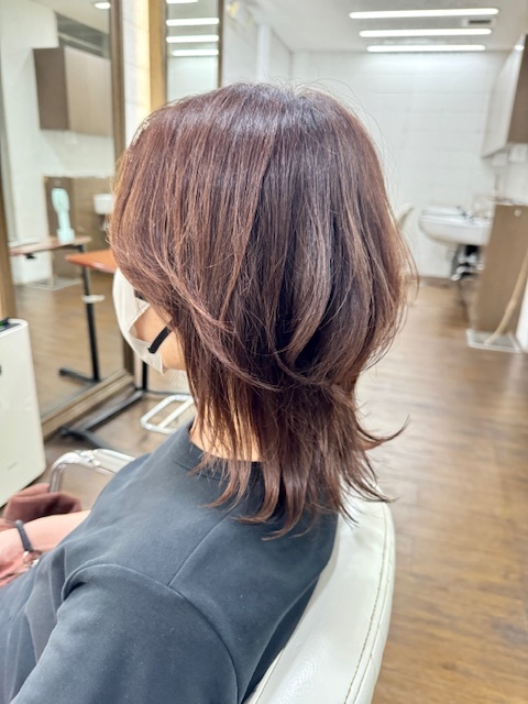 学芸大学 美容室に、Hair Esthe Hi-Deは、あります。学芸大学 美容院に、Hair Esthe Hi-Deはあります。Hair Esthe Hi-Deは目黒区学芸大学駅近くの美容院です。Hair Esthe Hi-Deは目黒区学芸大学駅近くの美容室です。祐天寺美容室近くにも、Hair Esthe Hi-Deはあります。祐天寺美容院近くにも、Hair Esthe Hi-Deはあります。Hair Esthe Hi-Deは髪にやさしく、が綺麗に艶髪になります。Hair Esthe Hi-Deは、カットがとても上手いです。Hair Esthe Hi-Deは、オシャレです。学芸大　美容院　Hair Esthe Hi-Deは、とても人気があります。学芸大　美容室　Hair Esthe Hi-Deは、40代50代60代女性に人気があります。得にボブやショートスタイルが得意で、スタイルがより立体的になります。なので立体感カットが、お客様に人気です。切りっぱなしボブカやマッシュショートも上手いです。なのでショートカットも上手いです。もちろんボブカットも上手いです。カラーも評判よく、ニューアマトラカラーがお客様に高評価です。オーガニックなヘアカラー　香草カラー色葉も人気です。ヘアマニキュアも保湿があり好評です。40代大人女性のお客様が多いです。40代ボブや40代ショートも得意です。50代大人女性も多いです、50代ボブや50代ショートも得意です。50代女性のカットは全般的に得意です。脱白髪染めハイライトカラーも好評です。60代大人女性も多いです。60代女性のカットも得意ですし、上手いと言われます。パーマもとても上手く、　クリープパーマがお客様に高評価クリープパーマしながら、髪は綺麗になります。男性のお客様もいらっしゃいます。男性のお客様は2割位です。Hair Esthe Hi-Deは、オープンした2003年からヘッドスパ「クリームバスヘアエステ」を提供しています。ヘッドスパ「クリームバスヘアエステ」は、頭皮の汚れを落とし且つ頭皮の保湿効果もあり髪に栄養を与え、艶々になります。プレミアム髪質改善トリートメントも大好評です。