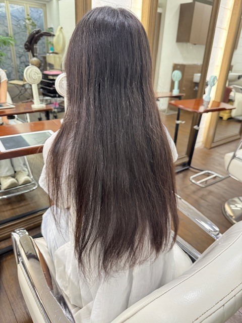 学芸大学 美容室に、Hair Esthe Hi-Deは、あります。学芸大学 美容院に、Hair Esthe Hi-Deはあります。Hair Esthe Hi-Deは目黒区学芸大学駅近くの美容院です。Hair Esthe Hi-Deは目黒区学芸大学駅近くの美容室です。祐天寺美容室近くにも、Hair Esthe Hi-Deはあります。祐天寺美容院近くにも、Hair Esthe Hi-Deはあります。Hair Esthe Hi-Deは髪にやさしく、が綺麗に艶髪になります。Hair Esthe Hi-Deは、カットがとても上手いです。Hair Esthe Hi-Deは、オシャレです。学芸大 美容院 Hair Esthe Hi-Deは、とても人気があります。学芸大 美容室 Hair Esthe Hi-Deは、40代50代60代女性に人気があります。得にボブやショートスタイルが得意で、スタイルがより立体的になります。なので立体感カットが、お客様に人気です。切りっぱなしボブカやマッシュショートも上手いです。なのでショートカットも上手いです。もちろんボブカットも上手いです。カラーも評判よく、ニューアマトラカラーがお客様に高評価です。オーガニックなヘアカラー 香草カラー色葉も人気です。ヘアマニキュアも保湿があり好評です。40代大人女性のお客様が多いです。40代ボブや40代ショートも得意です。50代大人女性も多いです、50代ボブや50代ショートも得意です。50代女性のカットは全般的に得意です。脱白髪染めハイライトカラーも好評です。60代大人女性も多いです。60代女性のカットも得意ですし、上手いと言われます。パーマもとても上手く、 クリープパーマがお客様に高評価クリープパーマしながら、髪は綺麗になります。男性のお客様もいらっしゃいます。男性のお客様は2割位です。Hair Esthe Hi-Deは、オープンした2003年からヘッドスパ「クリームバスヘアエステ」を提供しています。ヘッドスパ「クリームバスヘアエステ」は、頭皮の汚れを落とし且つ頭皮の保湿効果もあり髪に栄養を与え、艶々になります。プレミアム髪質改善トリートメントも大好評です。