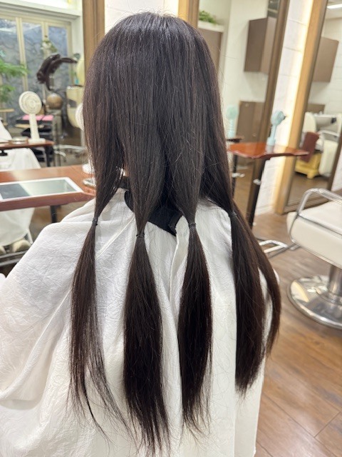 学芸大学 美容室に、Hair Esthe Hi-Deは、あります。学芸大学 美容院に、Hair Esthe Hi-Deはあります。Hair Esthe Hi-Deは目黒区学芸大学駅近くの美容院です。Hair Esthe Hi-Deは目黒区学芸大学駅近くの美容室です。祐天寺美容室近くにも、Hair Esthe Hi-Deはあります。祐天寺美容院近くにも、Hair Esthe Hi-Deはあります。Hair Esthe Hi-Deは髪にやさしく、が綺麗に艶髪になります。Hair Esthe Hi-Deは、カットがとても上手いです。Hair Esthe Hi-Deは、オシャレです。学芸大 美容院 Hair Esthe Hi-Deは、とても人気があります。学芸大 美容室 Hair Esthe Hi-Deは、40代50代60代女性に人気があります。得にボブやショートスタイルが得意で、スタイルがより立体的になります。なので立体感カットが、お客様に人気です。切りっぱなしボブカやマッシュショートも上手いです。なのでショートカットも上手いです。もちろんボブカットも上手いです。カラーも評判よく、ニューアマトラカラーがお客様に高評価です。オーガニックなヘアカラー 香草カラー色葉も人気です。ヘアマニキュアも保湿があり好評です。40代大人女性のお客様が多いです。40代ボブや40代ショートも得意です。50代大人女性も多いです、50代ボブや50代ショートも得意です。50代女性のカットは全般的に得意です。脱白髪染めハイライトカラーも好評です。60代大人女性も多いです。60代女性のカットも得意ですし、上手いと言われます。パーマもとても上手く、 クリープパーマがお客様に高評価クリープパーマしながら、髪は綺麗になります。男性のお客様もいらっしゃいます。男性のお客様は2割位です。Hair Esthe Hi-Deは、オープンした2003年からヘッドスパ「クリームバスヘアエステ」を提供しています。ヘッドスパ「クリームバスヘアエステ」は、頭皮の汚れを落とし且つ頭皮の保湿効果もあり髪に栄養を与え、艶々になります。プレミアム髪質改善トリートメントも大好評です。