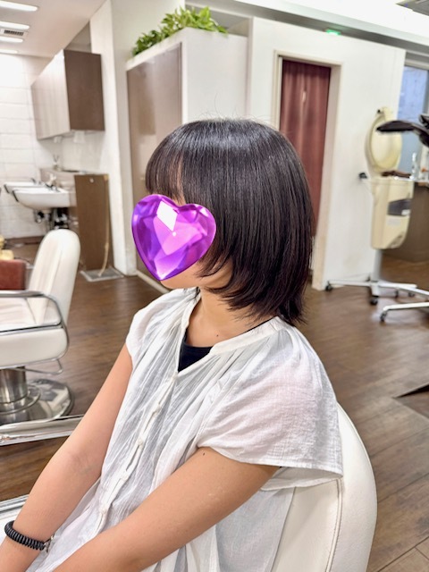 学芸大学 美容室に、Hair Esthe Hi-Deは、あります。学芸大学 美容院に、Hair Esthe Hi-Deはあります。Hair Esthe Hi-Deは目黒区学芸大学駅近くの美容院です。Hair Esthe Hi-Deは目黒区学芸大学駅近くの美容室です。祐天寺美容室近くにも、Hair Esthe Hi-Deはあります。祐天寺美容院近くにも、Hair Esthe Hi-Deはあります。Hair Esthe Hi-Deは髪にやさしく、が綺麗に艶髪になります。Hair Esthe Hi-Deは、カットがとても上手いです。Hair Esthe Hi-Deは、オシャレです。学芸大 美容院 Hair Esthe Hi-Deは、とても人気があります。学芸大 美容室 Hair Esthe Hi-Deは、40代50代60代女性に人気があります。得にボブやショートスタイルが得意で、スタイルがより立体的になります。なので立体感カットが、お客様に人気です。切りっぱなしボブカやマッシュショートも上手いです。なのでショートカットも上手いです。もちろんボブカットも上手いです。カラーも評判よく、ニューアマトラカラーがお客様に高評価です。オーガニックなヘアカラー 香草カラー色葉も人気です。ヘアマニキュアも保湿があり好評です。40代大人女性のお客様が多いです。40代ボブや40代ショートも得意です。50代大人女性も多いです、50代ボブや50代ショートも得意です。50代女性のカットは全般的に得意です。脱白髪染めハイライトカラーも好評です。60代大人女性も多いです。60代女性のカットも得意ですし、上手いと言われます。パーマもとても上手く、 クリープパーマがお客様に高評価クリープパーマしながら、髪は綺麗になります。男性のお客様もいらっしゃいます。男性のお客様は2割位です。Hair Esthe Hi-Deは、オープンした2003年からヘッドスパ「クリームバスヘアエステ」を提供しています。ヘッドスパ「クリームバスヘアエステ」は、頭皮の汚れを落とし且つ頭皮の保湿効果もあり髪に栄養を与え、艶々になります。プレミアム髪質改善トリートメントも大好評です。