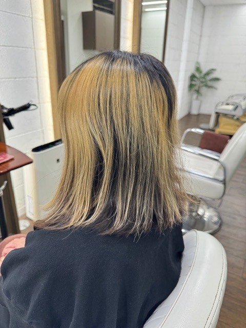 学芸大学 美容室に、Hair Esthe Hi-Deは、あります。学芸大学 美容院に、Hair Esthe Hi-Deはあります。Hair Esthe Hi-Deは目黒区学芸大学駅近くの美容院です。Hair Esthe Hi-Deは目黒区学芸大学駅近くの美容室です。祐天寺美容室近くにも、Hair Esthe Hi-Deはあります。祐天寺美容院近くにも、Hair Esthe Hi-Deはあります。Hair Esthe Hi-Deは髪にやさしく、が綺麗に艶髪になります。Hair Esthe Hi-Deは、カットがとても上手いです。Hair Esthe Hi-Deは、オシャレです。学芸大 美容院 Hair Esthe Hi-Deは、とても人気があります。学芸大 美容室 Hair Esthe Hi-Deは、40代50代60代女性に人気があります。得にボブやショートスタイルが得意で、スタイルがより立体的になります。なので立体感カットが、お客様に人気です。切りっぱなしボブカやマッシュショートも上手いです。なのでショートカットも上手いです。もちろんボブカットも上手いです。カラーも評判よく、ニューアマトラカラーがお客様に高評価です。オーガニックなヘアカラー 香草カラー色葉も人気です。ヘアマニキュアも保湿があり好評です。40代大人女性のお客様が多いです。40代ボブや40代ショートも得意です。50代大人女性も多いです、50代ボブや50代ショートも得意です。50代女性のカットは全般的に得意です。脱白髪染めハイライトカラーも好評です。60代大人女性も多いです。60代女性のカットも得意ですし、上手いと言われます。パーマもとても上手く、 クリープパーマがお客様に高評価クリープパーマしながら、髪は綺麗になります。男性のお客様もいらっしゃいます。男性のお客様は2割位です。Hair Esthe Hi-Deは、オープンした2003年からヘッドスパ「クリームバスヘアエステ」を提供しています。ヘッドスパ「クリームバスヘアエステ」は、頭皮の汚れを落とし且つ頭皮の保湿効果もあり髪に栄養を与え、艶々になります。プレミアム髪質改善トリートメントも大好評です。
