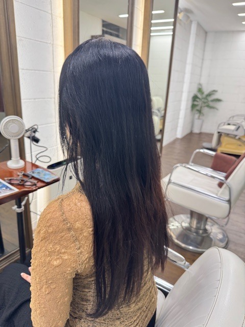 学芸大学 美容室に、Hair Esthe Hi-Deは、あります。学芸大学 美容院に、Hair Esthe Hi-Deはあります。Hair Esthe Hi-Deは目黒区学芸大学駅近くの美容院です。Hair Esthe Hi-Deは目黒区学芸大学駅近くの美容室です。祐天寺美容室近くにも、Hair Esthe Hi-Deはあります。祐天寺美容院近くにも、Hair Esthe Hi-Deはあります。Hair Esthe Hi-Deは髪にやさしく、が綺麗に艶髪になります。Hair Esthe Hi-Deは、カットがとても上手いです。Hair Esthe Hi-Deは、オシャレです。学芸大 美容院 Hair Esthe Hi-Deは、とても人気があります。学芸大 美容室 Hair Esthe Hi-Deは、40代50代60代女性に人気があります。得にボブやショートスタイルが得意で、スタイルがより立体的になります。なので立体感カットが、お客様に人気です。切りっぱなしボブカやマッシュショートも上手いです。なのでショートカットも上手いです。もちろんボブカットも上手いです。カラーも評判よく、ニューアマトラカラーがお客様に高評価です。オーガニックなヘアカラー 香草カラー色葉も人気です。ヘアマニキュアも保湿があり好評です。40代大人女性のお客様が多いです。40代ボブや40代ショートも得意です。50代大人女性も多いです、50代ボブや50代ショートも得意です。50代女性のカットは全般的に得意です。脱白髪染めハイライトカラーも好評です。60代大人女性も多いです。60代女性のカットも得意ですし、上手いと言われます。パーマもとても上手く、 クリープパーマがお客様に高評価クリープパーマしながら、髪は綺麗になります。男性のお客様もいらっしゃいます。男性のお客様は2割位です。Hair Esthe Hi-Deは、オープンした2003年からヘッドスパ「クリームバスヘアエステ」を提供しています。ヘッドスパ「クリームバスヘアエステ」は、頭皮の汚れを落とし且つ頭皮の保湿効果もあり髪に栄養を与え、艶々になります。プレミアム髪質改善トリートメントも大好評です。