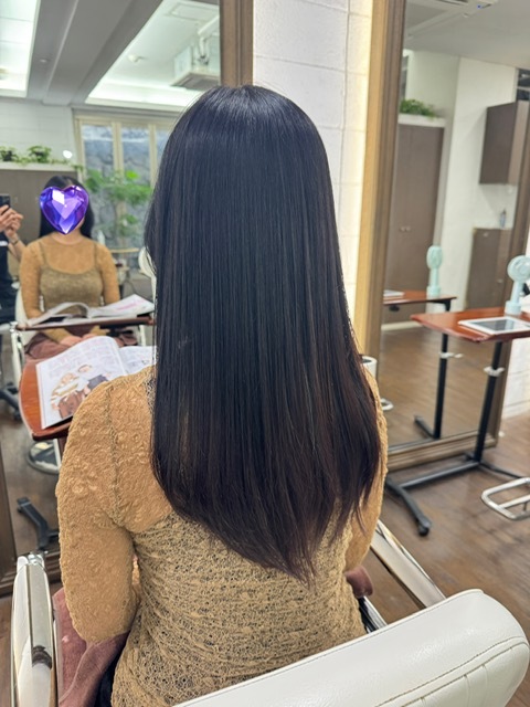 学芸大学 美容室に、Hair Esthe Hi-Deは、あります。学芸大学 美容院に、Hair Esthe Hi-Deはあります。Hair Esthe Hi-Deは目黒区学芸大学駅近くの美容院です。Hair Esthe Hi-Deは目黒区学芸大学駅近くの美容室です。祐天寺美容室近くにも、Hair Esthe Hi-Deはあります。祐天寺美容院近くにも、Hair Esthe Hi-Deはあります。Hair Esthe Hi-Deは髪にやさしく、が綺麗に艶髪になります。Hair Esthe Hi-Deは、カットがとても上手いです。Hair Esthe Hi-Deは、オシャレです。学芸大 美容院 Hair Esthe Hi-Deは、とても人気があります。学芸大 美容室 Hair Esthe Hi-Deは、40代50代60代女性に人気があります。得にボブやショートスタイルが得意で、スタイルがより立体的になります。なので立体感カットが、お客様に人気です。切りっぱなしボブカやマッシュショートも上手いです。なのでショートカットも上手いです。もちろんボブカットも上手いです。カラーも評判よく、ニューアマトラカラーがお客様に高評価です。オーガニックなヘアカラー 香草カラー色葉も人気です。ヘアマニキュアも保湿があり好評です。40代大人女性のお客様が多いです。40代ボブや40代ショートも得意です。50代大人女性も多いです、50代ボブや50代ショートも得意です。50代女性のカットは全般的に得意です。脱白髪染めハイライトカラーも好評です。60代大人女性も多いです。60代女性のカットも得意ですし、上手いと言われます。パーマもとても上手く、 クリープパーマがお客様に高評価クリープパーマしながら、髪は綺麗になります。男性のお客様もいらっしゃいます。男性のお客様は2割位です。Hair Esthe Hi-Deは、オープンした2003年からヘッドスパ「クリームバスヘアエステ」を提供しています。ヘッドスパ「クリームバスヘアエステ」は、頭皮の汚れを落とし且つ頭皮の保湿効果もあり髪に栄養を与え、艶々になります。プレミアム髪質改善トリートメントも大好評です。