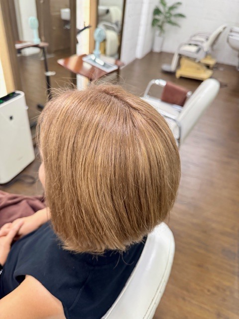 学芸大学 美容室に、Hair Esthe Hi-Deは、あります。学芸大学 美容院に、Hair Esthe Hi-Deはあります。Hair Esthe Hi-Deは目黒区学芸大学駅近くの美容院です。Hair Esthe Hi-Deは目黒区学芸大学駅近くの美容室です。祐天寺美容室近くにも、Hair Esthe Hi-Deはあります。祐天寺美容院近くにも、Hair Esthe Hi-Deはあります。Hair Esthe Hi-Deは髪にやさしく、が綺麗に艶髪になります。Hair Esthe Hi-Deは、カットがとても上手いです。Hair Esthe Hi-Deは、オシャレです。学芸大 美容院 Hair Esthe Hi-Deは、とても人気があります。学芸大 美容室 Hair Esthe Hi-Deは、40代50代60代女性に人気があります。得にボブやショートスタイルが得意で、スタイルがより立体的になります。なので立体感カットが、お客様に人気です。切りっぱなしボブカやマッシュショートも上手いです。なのでショートカットも上手いです。もちろんボブカットも上手いです。カラーも評判よく、ニューアマトラカラーがお客様に高評価です。オーガニックなヘアカラー 香草カラー色葉も人気です。ヘアマニキュアも保湿があり好評です。40代大人女性のお客様が多いです。40代ボブや40代ショートも得意です。50代大人女性も多いです、50代ボブや50代ショートも得意です。50代女性のカットは全般的に得意です。脱白髪染めハイライトカラーも好評です。60代大人女性も多いです。60代女性のカットも得意ですし、上手いと言われます。パーマもとても上手く、 クリープパーマがお客様に高評価クリープパーマしながら、髪は綺麗になります。男性のお客様もいらっしゃいます。男性のお客様は2割位です。Hair Esthe Hi-Deは、オープンした2003年からヘッドスパ「クリームバスヘアエステ」を提供しています。ヘッドスパ「クリームバスヘアエステ」は、頭皮の汚れを落とし且つ頭皮の保湿効果もあり髪に栄養を与え、艶々になります。プレミアム髪質改善トリートメントも大好評です。