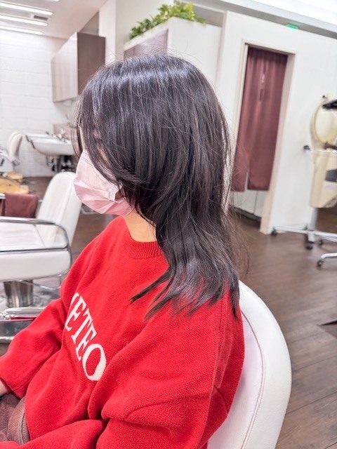 学芸大学 美容室に、Hair Esthe Hi-Deは、あります。学芸大学 美容院に、Hair Esthe Hi-Deはあります。Hair Esthe Hi-Deは目黒区学芸大学駅近くの美容院です。Hair Esthe Hi-Deは目黒区学芸大学駅近くの美容室です。祐天寺美容室近くにも、Hair Esthe Hi-Deはあります。祐天寺美容院近くにも、Hair Esthe Hi-Deはあります。Hair Esthe Hi-Deは髪にやさしく、が綺麗に艶髪になります。Hair Esthe Hi-Deは、カットがとても上手いです。Hair Esthe Hi-Deは、オシャレです。学芸大 美容院 Hair Esthe Hi-Deは、とても人気があります。学芸大 美容室 Hair Esthe Hi-Deは、40代50代60代女性に人気があります。得にボブやショートスタイルが得意で、スタイルがより立体的になります。なので立体感カットが、お客様に人気です。切りっぱなしボブカやマッシュショートも上手いです。なのでショートカットも上手いです。もちろんボブカットも上手いです。カラーも評判よく、ニューアマトラカラーがお客様に高評価です。オーガニックなヘアカラー 香草カラー色葉も人気です。ヘアマニキュアも保湿があり好評です。40代大人女性のお客様が多いです。40代ボブや40代ショートも得意です。50代大人女性も多いです、50代ボブや50代ショートも得意です。50代女性のカットは全般的に得意です。脱白髪染めハイライトカラーも好評です。60代大人女性も多いです。60代女性のカットも得意ですし、上手いと言われます。パーマもとても上手く、 クリープパーマがお客様に高評価クリープパーマしながら、髪は綺麗になります。男性のお客様もいらっしゃいます。男性のお客様は2割位です。Hair Esthe Hi-Deは、オープンした2003年からヘッドスパ「クリームバスヘアエステ」を提供しています。ヘッドスパ「クリームバスヘアエステ」は、頭皮の汚れを落とし且つ頭皮の保湿効果もあり髪に栄養を与え、艶々になります。プレミアム髪質改善トリートメントも大好評です。