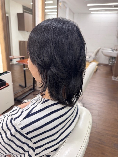 学芸大学 美容室に、Hair Esthe Hi-Deは、あります。学芸大学 美容院に、Hair Esthe Hi-Deはあります。Hair Esthe Hi-Deは目黒区学芸大学駅近くの美容院です。Hair Esthe Hi-Deは目黒区学芸大学駅近くの美容室です。祐天寺美容室近くにも、Hair Esthe Hi-Deはあります。祐天寺美容院近くにも、Hair Esthe Hi-Deはあります。Hair Esthe Hi-Deは髪にやさしく、が綺麗に艶髪になります。Hair Esthe Hi-Deは、カットがとても上手いです。Hair Esthe Hi-Deは、オシャレです。学芸大　美容院　Hair Esthe Hi-Deは、とても人気があります。学芸大　美容室　Hair Esthe Hi-Deは、40代50代60代女性に人気があります。得にボブやショートスタイルが得意で、スタイルがより立体的になります。なので立体感カットが、お客様に人気です。切りっぱなしボブカやマッシュショートも上手いです。なのでショートカットも上手いです。もちろんボブカットも上手いです。カラーも評判よく、ニューアマトラカラーがお客様に高評価です。オーガニックなヘアカラー　香草カラー色葉も人気です。ヘアマニキュアも保湿があり好評です。40代大人女性のお客様が多いです。40代ボブや40代ショートも得意です。50代大人女性も多いです、50代ボブや50代ショートも得意です。50代女性のカットは全般的に得意です。脱白髪染めハイライトカラーも好評です。60代大人女性も多いです。60代女性のカットも得意ですし、上手いと言われます。パーマもとても上手く、　クリープパーマがお客様に高評価クリープパーマしながら、髪は綺麗になります。男性のお客様もいらっしゃいます。男性のお客様は2割位です。Hair Esthe Hi-Deは、オープンした2003年からヘッドスパ「クリームバスヘアエステ」を提供しています。ヘッドスパ「クリームバスヘアエステ」は、頭皮の汚れを落とし且つ頭皮の保湿効果もあり髪に栄養を与え、艶々になります。プレミアム髪質改善トリートメントも大好評です。