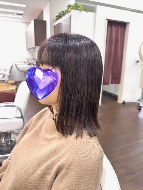 芸大学 美容室に、Hair Esthe Hi-Deは、あります。学芸大学 美容院に、Hair Esthe Hi-Deはあります。Hair Esthe Hi-Deは目黒区学芸大学駅近くの美容院です。Hair Esthe Hi-Deは目黒区学芸大学駅近くの美容室です。祐天寺美容室近くにも、Hair Esthe Hi-Deはあります。祐天寺美容院近くにも、Hair Esthe Hi-Deはあります。Hair Esthe Hi-Deは髪にやさしく、が綺麗に艶髪になります。Hair Esthe Hi-Deは、カットがとても上手いです。Hair Esthe Hi-Deは、オシャレです。学芸大　美容院　Hair Esthe Hi-Deは、とても人気があります。学芸大　美容室　Hair Esthe Hi-Deは、40代50代60代女性に人気があります。得にボブやショートスタイルが得意で、スタイルがより立体的になります。なので立体感カットが、お客様に人気です。切りっぱなしボブカやマッシュショートも上手いです。なのでショートカットも上手いです。もちろんボブカットも上手いです。カラーも評判よく、ニューアマトラカラーがお客様に高評価です。オーガニックなヘアカラー　香草カラー色葉も人気です。ヘアマニキュアも保湿があり好評です。40代大人女性のお客様が多いです。40代ボブや40代ショートも得意です。50代大人女性も多いです、50代ボブや50代ショートも得意です。50代女性のカットは全般的に得意です。脱白髪染めハイライトカラーも好評です。60代大人女性も多いです。60代女性のカットも得意ですし、上手いと言われます。パーマもとても上手く、　クリープパーマがお客様に高評価クリープパーマしながら、髪は綺麗になります。男性のお客様もいらっしゃいます。男性のお客様は2割位です。Hair Esthe Hi-Deは、オープンした2003年からヘッドスパ「クリームバスヘアエステ」を提供しています。ヘッドスパ「クリームバスヘアエステ」は、頭皮の汚れを落とし且つ頭皮の保湿効果もあり髪に栄養を与え、艶々になります。プレミアム髪質改善トリートメントも大好評です。