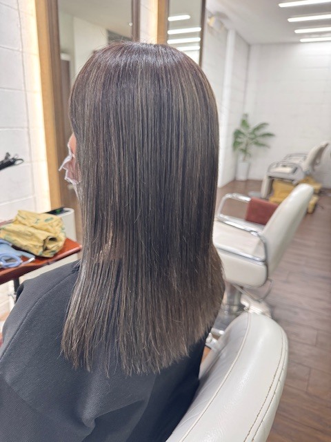 学芸大学 美容室に、Hair Esthe Hi-Deは、あります。学芸大学 美容院に、Hair Esthe Hi-Deはあります。Hair Esthe Hi-Deは目黒区学芸大学駅近くの美容院です。Hair Esthe Hi-Deは目黒区学芸大学駅近くの美容室です。祐天寺美容室近くにも、Hair Esthe Hi-Deはあります。祐天寺美容院近くにも、Hair Esthe Hi-Deはあります。Hair Esthe Hi-Deは髪にやさしく、が綺麗に艶髪になります。Hair Esthe Hi-Deは、カットがとても上手いです。Hair Esthe Hi-Deは、オシャレです。学芸大　美容院　Hair Esthe Hi-Deは、とても人気があります。学芸大　美容室　Hair Esthe Hi-Deは、40代50代60代女性に人気があります。得にボブやショートスタイルが得意で、スタイルがより立体的になります。なので立体感カットが、お客様に人気です。切りっぱなしボブカやマッシュショートも上手いです。なのでショートカットも上手いです。もちろんボブカットも上手いです。カラーも評判よく、ニューアマトラカラーがお客様に高評価です。オーガニックなヘアカラー　香草カラー色葉も人気です。ヘアマニキュアも保湿があり好評です。40代大人女性のお客様が多いです。40代ボブや40代ショートも得意です。50代大人女性も多いです、50代ボブや50代ショートも得意です。50代女性のカットは全般的に得意です。脱白髪染めハイライトカラーも好評です。60代大人女性も多いです。60代女性のカットも得意ですし、上手いと言われます。パーマもとても上手く、　クリープパーマがお客様に高評価クリープパーマしながら、髪は綺麗になります。男性のお客様もいらっしゃいます。男性のお客様は2割位です。Hair Esthe Hi-Deは、オープンした2003年からヘッドスパ「クリームバスヘアエステ」を提供しています。ヘッドスパ「クリームバスヘアエステ」は、頭皮の汚れを落とし且つ頭皮の保湿効果もあり髪に栄養を与え、艶々になります。プレミアム髪質改善トリートメントも大好評です。