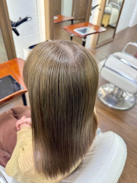 学芸大学 美容室に、Hair Esthe Hi-Deは、あります。学芸大学 美容院に、Hair Esthe Hi-Deはあります。Hair Esthe Hi-Deは目黒区学芸大学駅近くの美容院です。Hair Esthe Hi-Deは目黒区学芸大学駅近くの美容室です。祐天寺美容室近くにも、Hair Esthe Hi-Deはあります。祐天寺美容院近くにも、Hair Esthe Hi-Deはあります。Hair Esthe Hi-Deは髪にやさしく、が綺麗に艶髪になります。Hair Esthe Hi-Deは、カットがとても上手いです。Hair Esthe Hi-Deは、オシャレです。学芸大　美容院　Hair Esthe Hi-Deは、とても人気があります。学芸大　美容室　Hair Esthe Hi-Deは、40代50代60代女性に人気があります。得にボブやショートスタイルが得意で、スタイルがより立体的になります。なので立体感カットが、お客様に人気です。切りっぱなしボブカやマッシュショートも上手いです。なのでショートカットも上手いです。もちろんボブカットも上手いです。カラーも評判よく、ニューアマトラカラーがお客様に高評価です。オーガニックなヘアカラー　香草カラー色葉も人気です。ヘアマニキュアも保湿があり好評です。40代大人女性のお客様が多いです。40代ボブや40代ショートも得意です。50代大人女性も多いです、50代ボブや50代ショートも得意です。50代女性のカットは全般的に得意です。脱白髪染めハイライトカラーも好評です。60代大人女性も多いです。60代女性のカットも得意ですし、上手いと言われます。パーマもとても上手く、　クリープパーマがお客様に高評価クリープパーマしながら、髪は綺麗になります。男性のお客様もいらっしゃいます。男性のお客様は2割位です。Hair Esthe Hi-Deは、オープンした2003年からヘッドスパ「クリームバスヘアエステ」を提供しています。ヘッドスパ「クリームバスヘアエステ」は、頭皮の汚れを落とし且つ頭皮の保湿効果もあり髪に栄養を与え、艶々になります。プレミアム髪質改善トリートメントも大好評です。