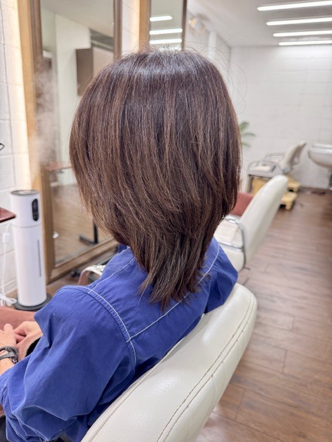 学芸大学 美容室に、Hair Esthe Hi-Deは、あります。学芸大学 美容院に、Hair Esthe Hi-Deはあります。Hair Esthe Hi-Deは目黒区学芸大学駅近くの美容院です。Hair Esthe Hi-Deは目黒区学芸大学駅近くの美容室です。祐天寺美容室近くにも、Hair Esthe Hi-Deはあります。祐天寺美容院近くにも、Hair Esthe Hi-Deはあります。Hair Esthe Hi-Deは髪にやさしく、が綺麗に艶髪になります。Hair Esthe Hi-Deは、カットがとても上手いです。Hair Esthe Hi-Deは、オシャレです。学芸大　美容院　Hair Esthe Hi-Deは、とても人気があります。学芸大　美容室　Hair Esthe Hi-Deは、40代50代60代女性に人気があります。得にボブやショートスタイルが得意で、スタイルがより立体的になります。なので立体感カットが、お客様に人気です。切りっぱなしボブカやマッシュショートも上手いです。なのでショートカットも上手いです。もちろんボブカットも上手いです。カラーも評判よく、ニューアマトラカラーがお客様に高評価です。オーガニックなヘアカラー　香草カラー色葉も人気です。ヘアマニキュアも保湿があり好評です。40代大人女性のお客様が多いです。40代ボブや40代ショートも得意です。50代大人女性も多いです、50代ボブや50代ショートも得意です。50代女性のカットは全般的に得意です。脱白髪染めハイライトカラーも好評です。60代大人女性も多いです。60代女性のカットも得意ですし、上手いと言われます。パーマもとても上手く、　クリープパーマがお客様に高評価クリープパーマしながら、髪は綺麗になります。男性のお客様もいらっしゃいます。男性のお客様は2割位です。Hair Esthe Hi-Deは、オープンした2003年からヘッドスパ「クリームバスヘアエステ」を提供しています。ヘッドスパ「クリームバスヘアエステ」は、頭皮の汚れを落とし且つ頭皮の保湿効果もあり髪に栄養を与え、艶々になります。プレミアム髪質改善トリートメントも大好評です。