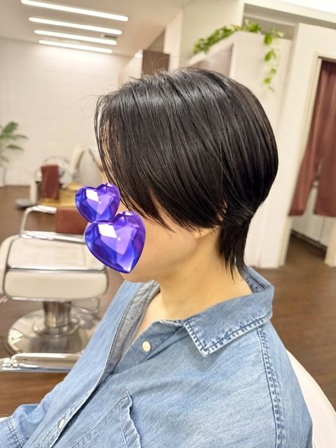 学芸大学 美容室に、Hair Esthe Hi-Deは、あります。学芸大学 美容院に、Hair Esthe Hi-Deはあります。Hair Esthe Hi-Deは目黒区学芸大学駅近くの美容院です。Hair Esthe Hi-Deは目黒区学芸大学駅近くの美容室です。祐天寺美容室近くにも、Hair Esthe Hi-Deはあります。祐天寺美容院近くにも、Hair Esthe Hi-Deはあります。Hair Esthe Hi-Deは髪にやさしく、が綺麗に艶髪になります。Hair Esthe Hi-Deは、カットがとても上手いです。Hair Esthe Hi-Deは、オシャレです。学芸大　美容院　Hair Esthe Hi-Deは、とても人気があります。学芸大　美容室　Hair Esthe Hi-Deは、40代50代60代女性に人気があります。得にボブやショートスタイルが得意で、スタイルがより立体的になります。なので立体感カットが、お客様に人気です。切りっぱなしボブカやマッシュショートも上手いです。なのでショートカットも上手いです。もちろんボブカットも上手いです。カラーも評判よく、ニューアマトラカラーがお客様に高評価です。オーガニックなヘアカラー　香草カラー色葉も人気です。ヘアマニキュアも保湿があり好評です。40代大人女性のお客様が多いです。40代ボブや40代ショートも得意です。50代大人女性も多いです、50代ボブや50代ショートも得意です。50代女性のカットは全般的に得意です。脱白髪染めハイライトカラーも好評です。60代大人女性も多いです。60代女性のカットも得意ですし、上手いと言われます。パーマもとても上手く、　クリープパーマがお客様に高評価クリープパーマしながら、髪は綺麗になります。男性のお客様もいらっしゃいます。男性のお客様は2割位です。Hair Esthe Hi-Deは、オープンした2003年からヘッドスパ「クリームバスヘアエステ」を提供しています。ヘッドスパ「クリームバスヘアエステ」は、頭皮の汚れを落とし且つ頭皮の保湿効果もあり髪に栄養を与え、艶々になります。プレミアム髪質改善トリートメントも大好評です。