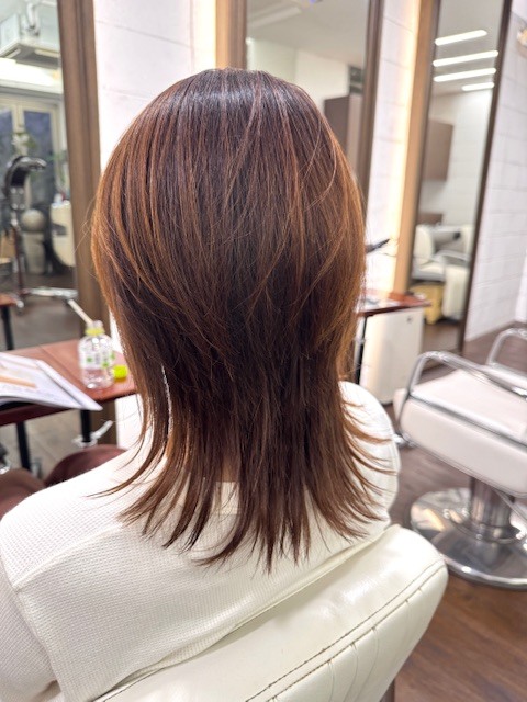 学芸大学 美容室に、Hair Esthe Hi-Deは、あります。学芸大学 美容院に、Hair Esthe Hi-Deはあります。Hair Esthe Hi-Deは目黒区学芸大学駅近くの美容院です。Hair Esthe Hi-Deは目黒区学芸大学駅近くの美容室です。祐天寺美容室近くにも、Hair Esthe Hi-Deはあります。祐天寺美容院近くにも、Hair Esthe Hi-Deはあります。Hair Esthe Hi-Deは髪にやさしく、が綺麗に艶髪になります。Hair Esthe Hi-Deは、カットがとても上手いです。Hair Esthe Hi-Deは、オシャレです。学芸大　美容院　Hair Esthe Hi-Deは、とても人気があります。学芸大　美容室　Hair Esthe Hi-Deは、40代50代60代女性に人気があります。得にボブやショートスタイルが得意で、スタイルがより立体的になります。なので立体感カットが、お客様に人気です。切りっぱなしボブカやマッシュショートも上手いです。なのでショートカットも上手いです。もちろんボブカットも上手いです。カラーも評判よく、ニューアマトラカラーがお客様に高評価です。オーガニックなヘアカラー　香草カラー色葉も人気です。ヘアマニキュアも保湿があり好評です。40代大人女性のお客様が多いです。40代ボブや40代ショートも得意です。50代大人女性も多いです、50代ボブや50代ショートも得意です。50代女性のカットは全般的に得意です。脱白髪染めハイライトカラーも好評です。60代大人女性も多いです。60代女性のカットも得意ですし、上手いと言われます。パーマもとても上手く、　クリープパーマがお客様に高評価クリープパーマしながら、髪は綺麗になります。男性のお客様もいらっしゃいます。男性のお客様は2割位です。Hair Esthe Hi-Deは、オープンした2003年からヘッドスパ「クリームバスヘアエステ」を提供しています。ヘッドスパ「クリームバスヘアエステ」は、頭皮の汚れを落とし且つ頭皮の保湿効果もあり髪に栄養を与え、艶々になります。プレミアム髪質改善トリートメントも大好評です。