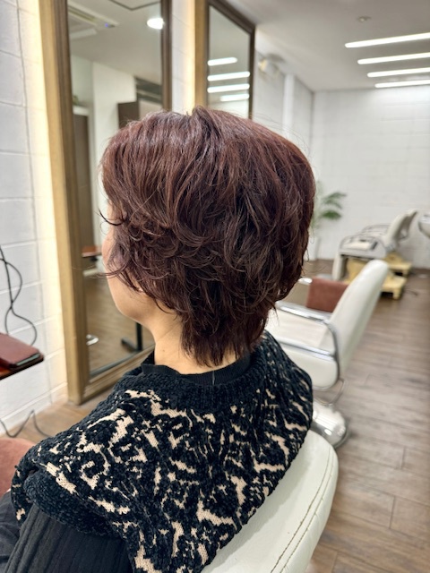 学芸大学 美容室に、Hair Esthe Hi-Deは、あります。学芸大学 美容院に、Hair Esthe Hi-Deはあります。Hair Esthe Hi-Deは目黒区学芸大学駅近くの美容室です。Hair Esthe Hi-Deは、東急東横線沿い駅近くの美容室です。Hair Esthe Hi-Deは、東急東横線沿い駅近くの美容院です。祐天寺美容室近くにも、Hair Esthe Hi-Deはあります。祐天寺美容院近くにも、Hair Esthe Hi-Deはあります。Hair Esthe Hi-Deは目黒区学芸大学駅近くの美容院です。Hair Esthe Hi-Deは目黒区学芸大学駅近くの美容室です。Hair Esthe Hi-Deは髪にやさしく、が綺麗に艶髪になります。Hair Esthe Hi-Deカットがとても上手いです。Hair Esthe Hi-Deは、オシャレです。学芸大　美容院　Hair Esthe Hi-Deは、とても人気があります。学芸大　美容室　Hair Esthe Hi-Deは、40代50代女性に人気があります。得にボブやショートスタイルが得意で、スタイルがより立体的になります。なので立体感カットが、お客様に人気です。切りっぱなしボブやマッシュショートも得意です。カラーも評判よく、ニューアマトラカラーがお客様に高評価です。オーガニックなヘアカラー　香草カラー色葉も人気です。ヘアマニキュアも保湿があり好評です。40代大人女性のお客様が多いです。40代ボブや40代ショートも得意です。50代大人女性も多いです脱白髪染めカラーも好評です。60代大人女性も多いですパーマもとても上手く、　クリープパーマがお客様に高評価クリープパーマしながら、髪は綺麗になります。Hair Esthe Hi-Deは、オープンした2003年からヘッドスパ「クリームバスヘアエステ」を提供しています。ヘッドスパ「クリームバスヘアエステ」は、頭皮の汚れを落とし且つ頭皮の保湿効果もあり髪に栄養を与え、艶々になります。プレミアム髪質改善トリートメントも大好評です。