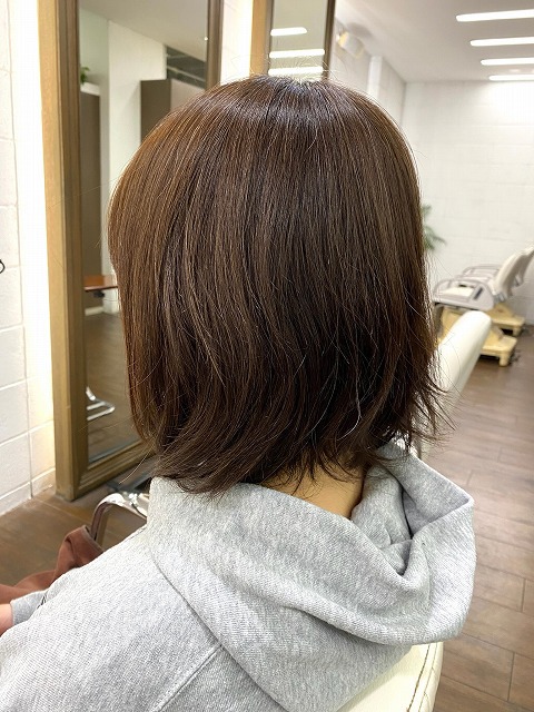 学芸大学美容室に、Hair Esthe Hi-Deは、あります。学芸大学美容院に、Hair Esthe Hi-Deはあります。Hair Esthe Hi-Deは目黒区学芸大学駅近くの美容室です。祐天寺美容室近くにも、Hair Esthe Hi-Deはあります。祐天寺美容院近くにも、Hair Esthe Hi-Deはあります。Hair Esthe Hi-Deは目黒区学芸大学駅近くの美容院です。Hair Esthe Hi-Deは髪にやさしく、が綺麗に艶髪になります。Hair Esthe Hi-Deカットがとても上手いです。得にボブやショートスタイルが得意で、スタイルがより立体的になります。なので立体感カットが、お客様に人気です。切りっぱなしボブやマッシュショートも得意です。カラーも評判よく、ニューアマトラカラーがお客様に高評価です。オーガニックなヘアカラー　香草カラー色葉も人気です。主に40代のお客様が多いです。40代ボブや40代ショートも得意です。脱白髪染めカラーも好評です。パーマもとても上手く、　クリープパーマがお客様に高評価クリープパーマしながら、髪は綺麗になります。Hair Esthe Hi-Deは、オープンした2003年からヘッドスパ「クリームバスヘアエステ」を提供しています。ヘッドスパ「クリームバスヘアエステ」は、頭皮の汚れを落とし且つ頭皮の保湿効果もあり髪に栄養を与え、艶々になります。プレミアム髪質改善トリートメントで、「イオンコネクト・トリートメント」も大好評です。コロナ感染対策を万全にしております。新型コロナウイルス感染拡大防止を徹底して、お客様が安心して来店出来るようにしております。お客様同士が接触しないよう、サロン自体を個室的にしています。