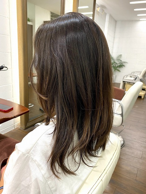 学芸大学美容室にHair Esthe Hi-Deは、あります。学芸大学美容院にも、Hair Esthe Hi-Deはあります。Hair Esthe Hi-Deは目黒区学芸大学駅近くの美容室です。祐天寺美容室近くにも、Hair Esthe Hi-Deはあります。祐天寺美容院にも、Hair Esthe Hi-Deはあります。Hair Esthe Hi-Deは髪にやさしく、が綺麗に艶髪になります。Hair Esthe Hi-Deカットがとても上手いです。得にボブやショートスタイルが得意です。カラーも評判よく、ニューアマトラカラーがお客様に高評価です。オーガニックなヘアカラー　香草カラー色葉も人気です。パーマもとても上手く、　クリープパーマがお客様に高評価クリープパーマしながら、髪は綺麗になります。Hair Esthe Hi-Deは、オープンした2003年からヘッドスパ「クリームバスヘアエステ」を提供しています。ヘッドスパ「クリームバスヘアエステ」は、頭皮の汚れを落とし且つ頭皮の保湿効果もあり髪に栄養を与え、艶々になります。プレミアム髪質改善トリートメントで、「イオンコネクト・トリートメント」も大好評です。コロナ感染対策を万全にしております。新型コロナウイルス感染拡大防止を徹底して、お客様が安心して来店出来るようにしております。お客様同士が接触しないよう、サロン自体を個室的にしています。