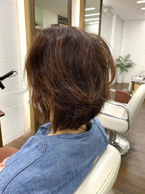 学芸大学美容室に、Hair Esthe Hi-Deは、あります。学芸大学美容院に、Hair Esthe Hi-Deはあります。Hair Esthe Hi-Deは目黒区学芸大学駅近くの美容室です。祐天寺美容室近くにも、Hair Esthe Hi-Deはあります。祐天寺美容院近くにも、Hair Esthe Hi-Deはあります。Hair Esthe Hi-Deは目黒区学芸大学駅近くの美容院です。Hair Esthe Hi-Deは髪にやさしく、が綺麗に艶髪になります。Hair Esthe Hi-Deカットがとても上手いです。得にボブやショートスタイルが得意で、スタイルがより立体的になります。なので立体感カットが、お客様に人気です。切りっぱなしボブやマッシュショートも得意です。カラーも評判よく、ニューアマトラカラーがお客様に高評価です。オーガニックなヘアカラー　香草カラー色葉も人気です。主に40代のお客様が多いです。40代ボブや40代ショートも得意です。脱白髪染めカラーも好評です。パーマもとても上手く、　クリープパーマがお客様に高評価クリープパーマしながら、髪は綺麗になります。Hair Esthe Hi-Deは、オープンした2003年からヘッドスパ「クリームバスヘアエステ」を提供しています。ヘッドスパ「クリームバスヘアエステ」は、頭皮の汚れを落とし且つ頭皮の保湿効果もあり髪に栄養を与え、艶々になります。プレミアム髪質改善トリートメントで、「イオンコネクト・トリートメント」も大好評です。コロナ感染対策を万全にしております。新型コロナウイルス感染拡大防止を徹底して、お客様が安心して来店出来るようにしております。お客様同士が接触しないよう、サロン自体を個室的にしています。