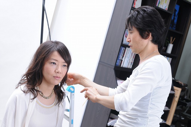 学芸大学美容室に、Hair Esthe Hi-Deは、あります。学芸大学美容院に、Hair Esthe Hi-Deはあります。Hair Esthe Hi-Deは目黒区学芸大学駅近くの美容室です。祐天寺美容室近くにも、Hair Esthe Hi-Deはあります。祐天寺美容院近くにも、Hair Esthe Hi-Deはあります。Hair Esthe Hi-Deは目黒区学芸大学駅近くの美容院です。Hair Esthe Hi-Deは髪にやさしく、が綺麗に艶髪になります。Hair Esthe Hi-Deカットがとても上手いです。得にボブやショートスタイルが得意で、スタイルがより立体的になります。なので立体感カットが、お客様に人気です。切りっぱなしボブやマッシュショートも得意です。カラーも評判よく、ニューアマトラカラーがお客様に高評価です。オーガニックなヘアカラー　香草カラー色葉も人気です。主に40代のお客様が多いです。40代ボブや40代ショートも得意です。脱白髪染めカラーも好評です。パーマもとても上手く、　クリープパーマがお客様に高評価クリープパーマしながら、髪は綺麗になります。Hair Esthe Hi-Deは、オープンした2003年からヘッドスパ「クリームバスヘアエステ」を提供しています。ヘッドスパ「クリームバスヘアエステ」は、頭皮の汚れを落とし且つ頭皮の保湿効果もあり髪に栄養を与え、艶々になります。プレミアム髪質改善トリートメントで、「イオンコネクト・トリートメント」も大好評です。コロナ感染対策を万全にしております。新型コロナウイルス感染拡大防止を徹底して、お客様が安心して来店出来るようにしております。お客様同士が接触しないよう、サロン自体を個室的にしています。